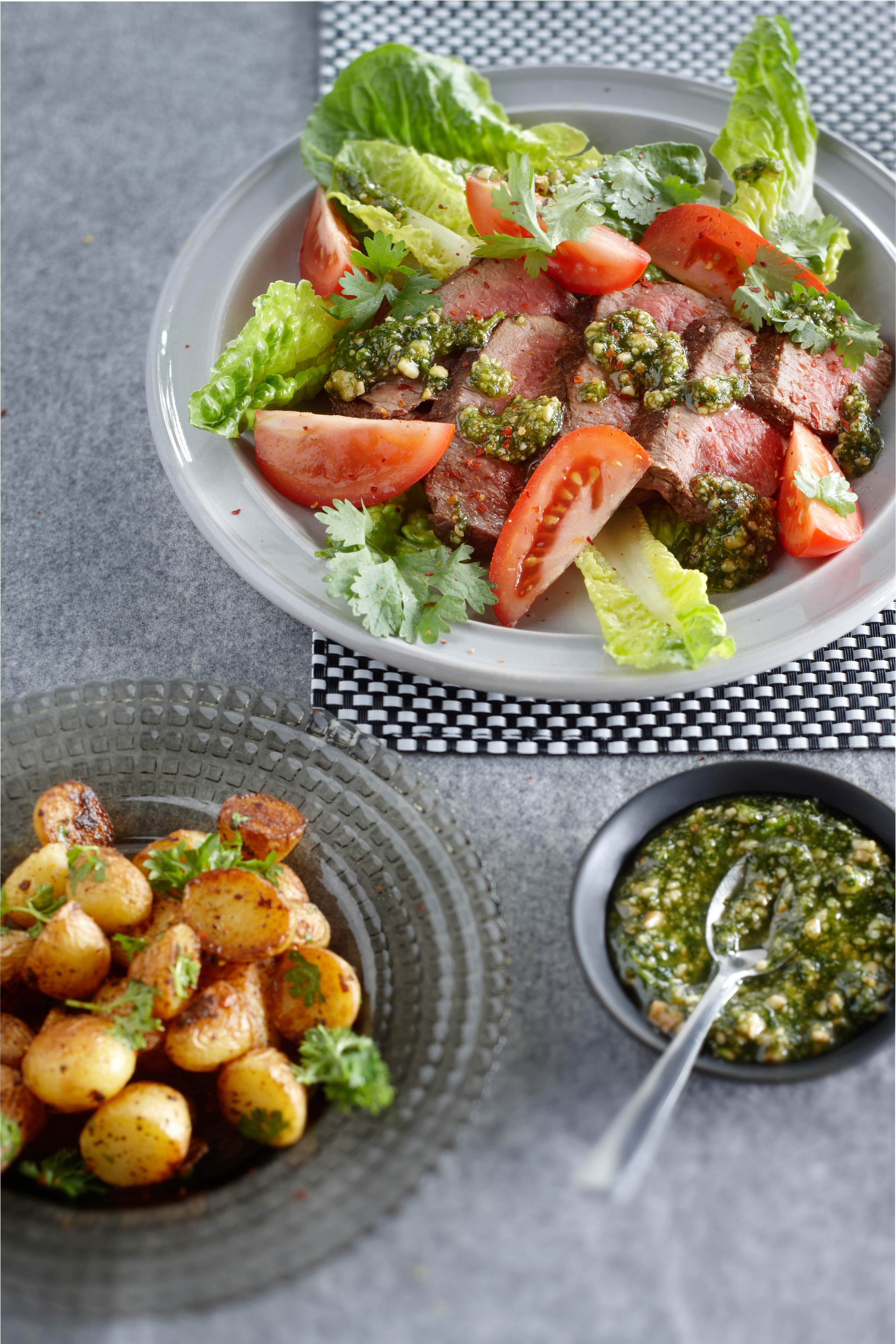 Biefstuk met koriander-cashewpesto