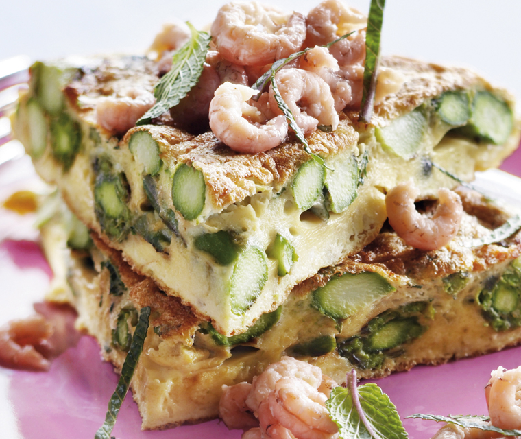 Aspergeomelet met Hollandse garnalen en munt