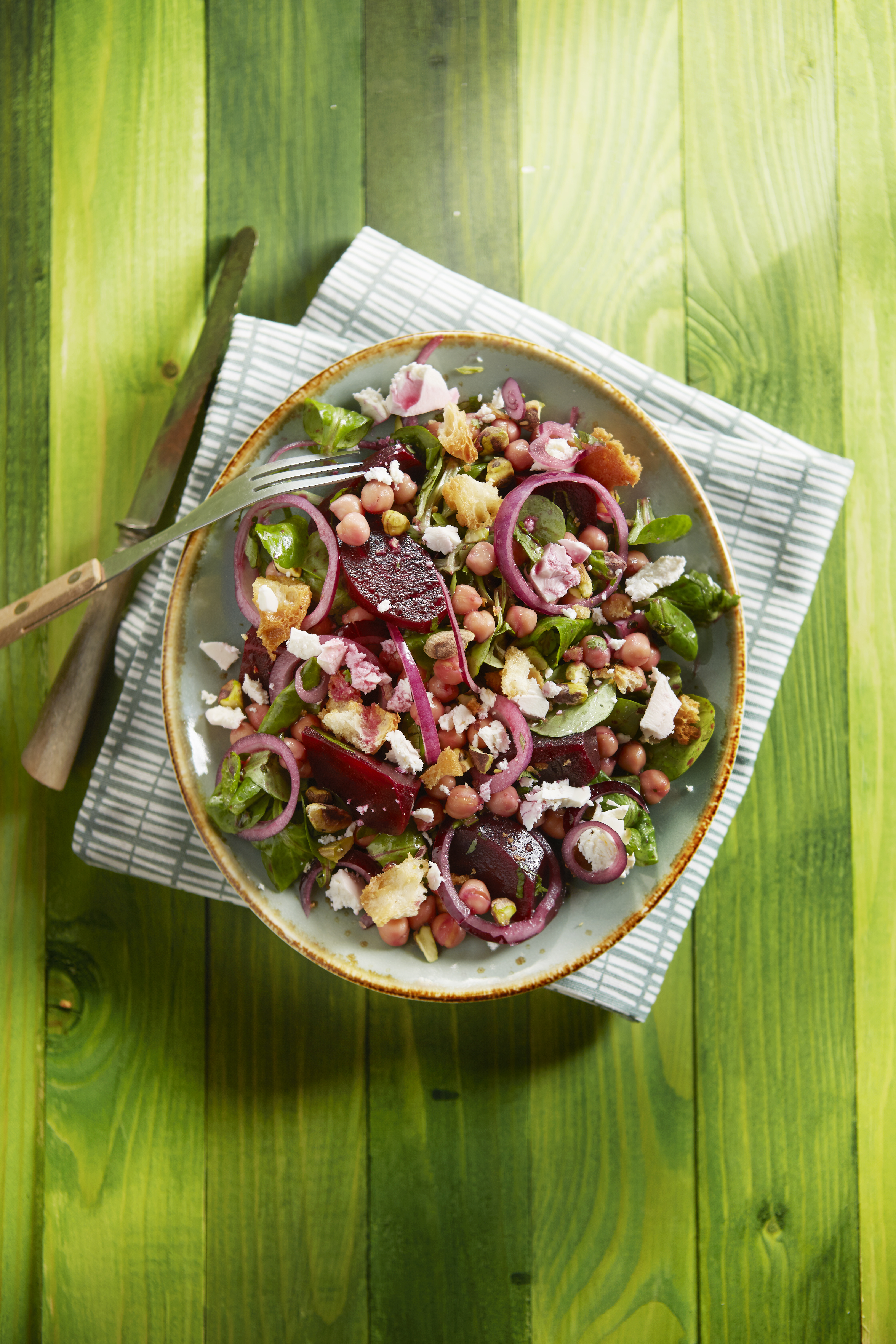 Bietensalade met kikkererwten en feta