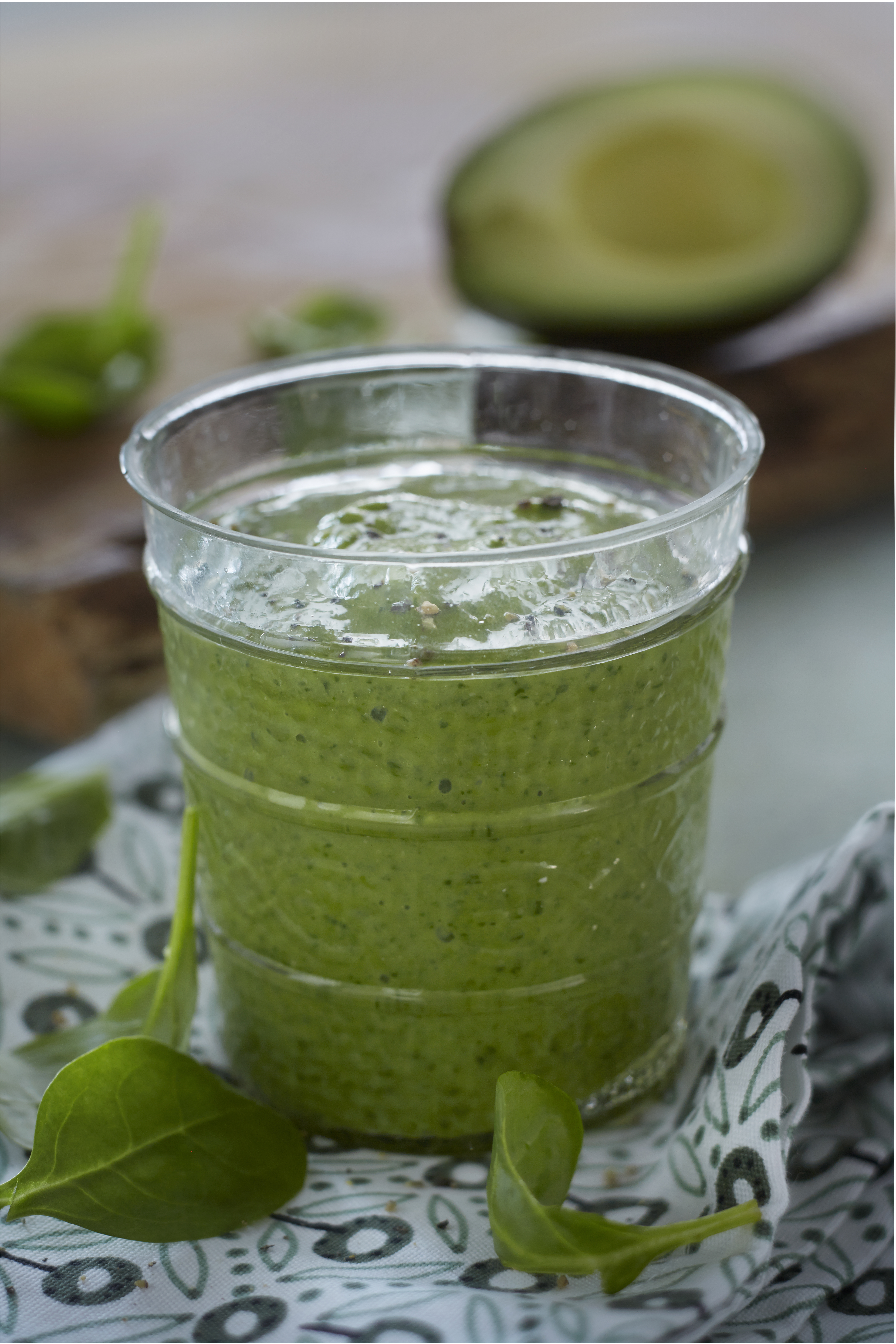 Spinazie-avocadosmoothie met amandel
