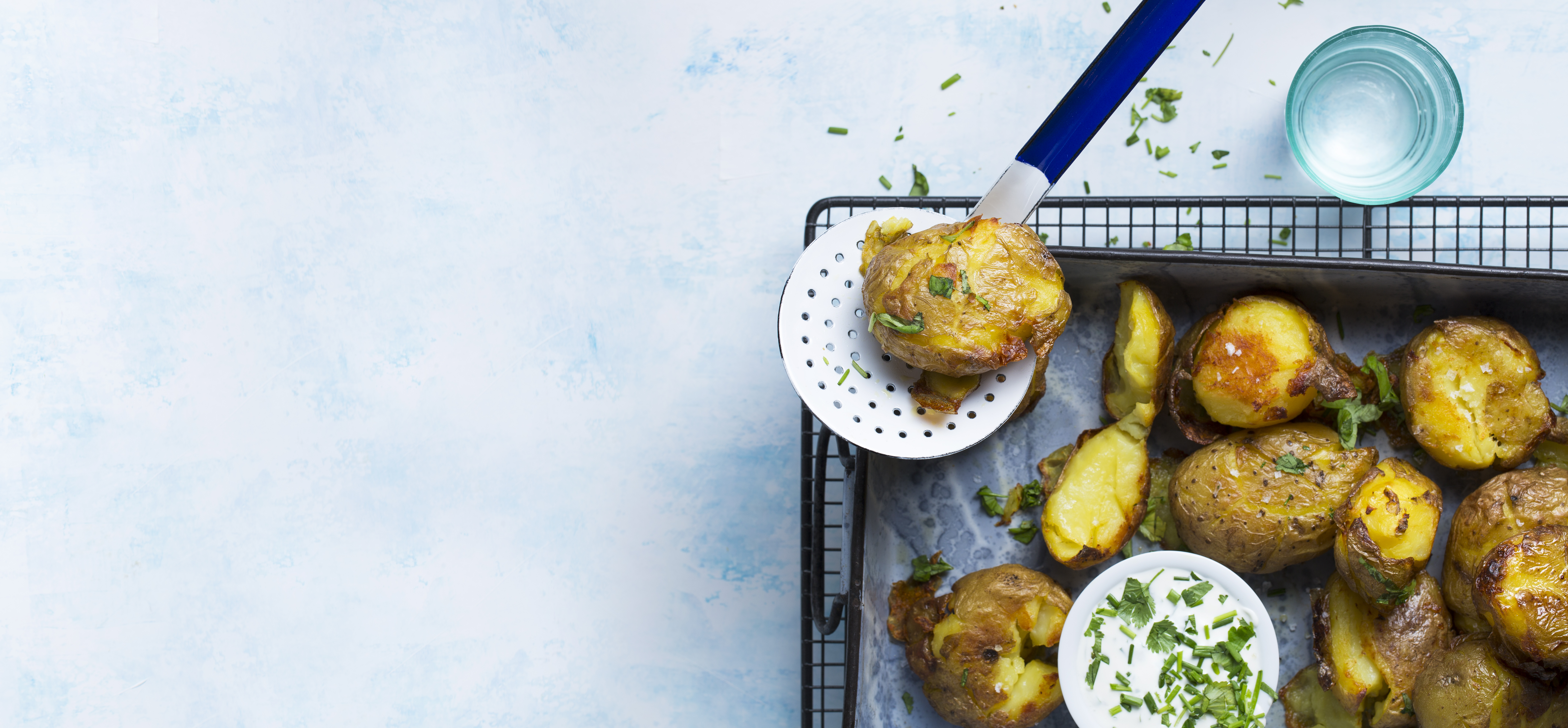 Crispy aardappels met limoenroom