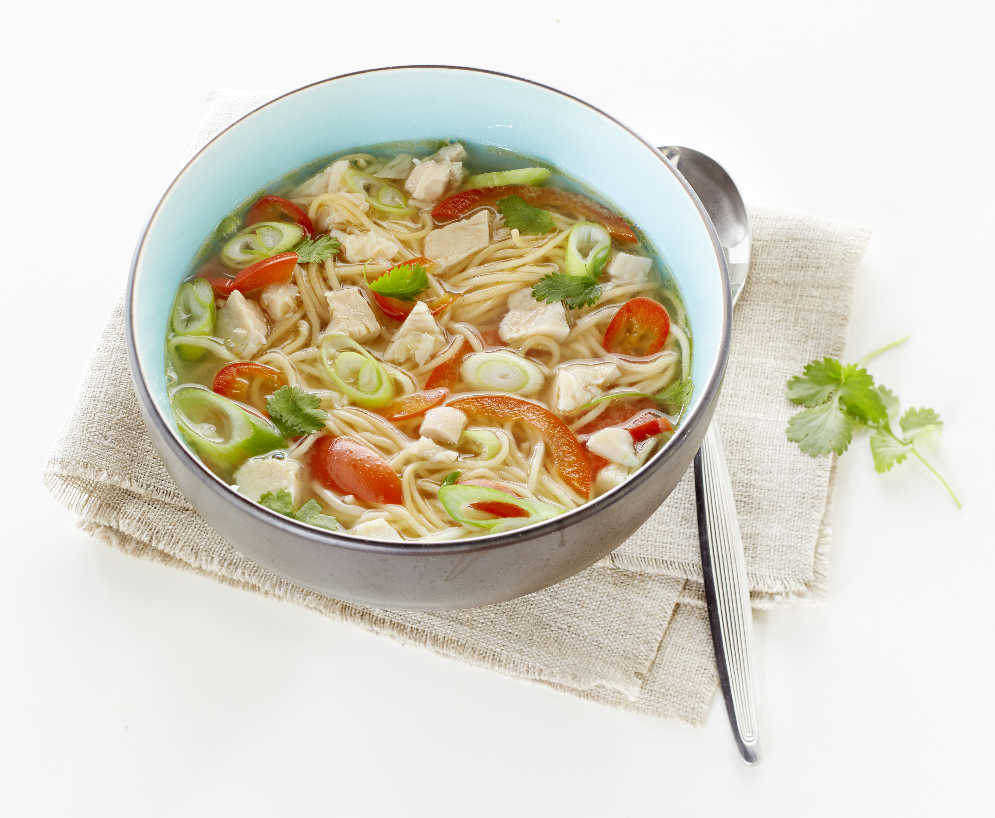 Thaise kippensoep met eiermie