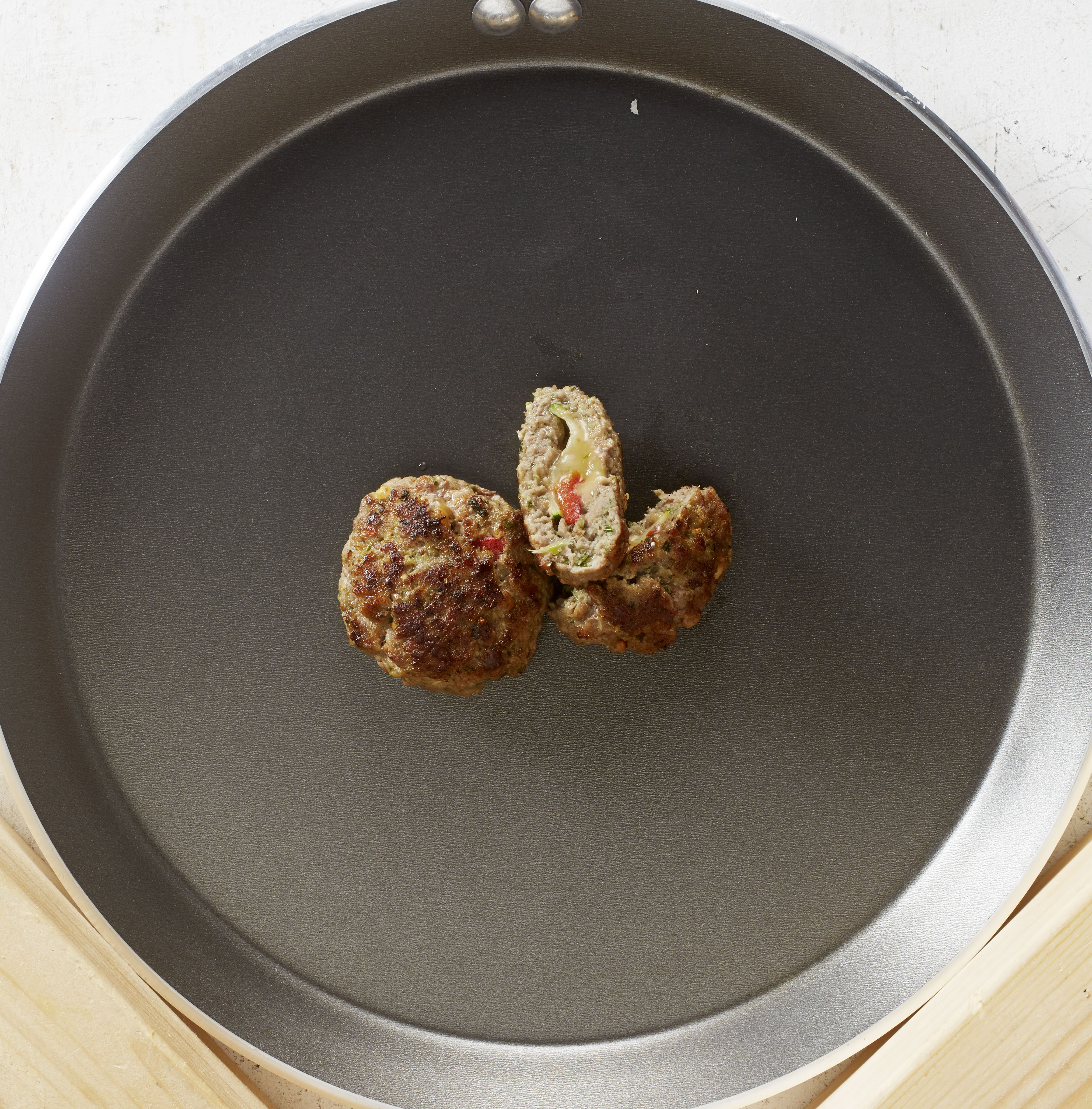 Gevulde pestoburgertjes