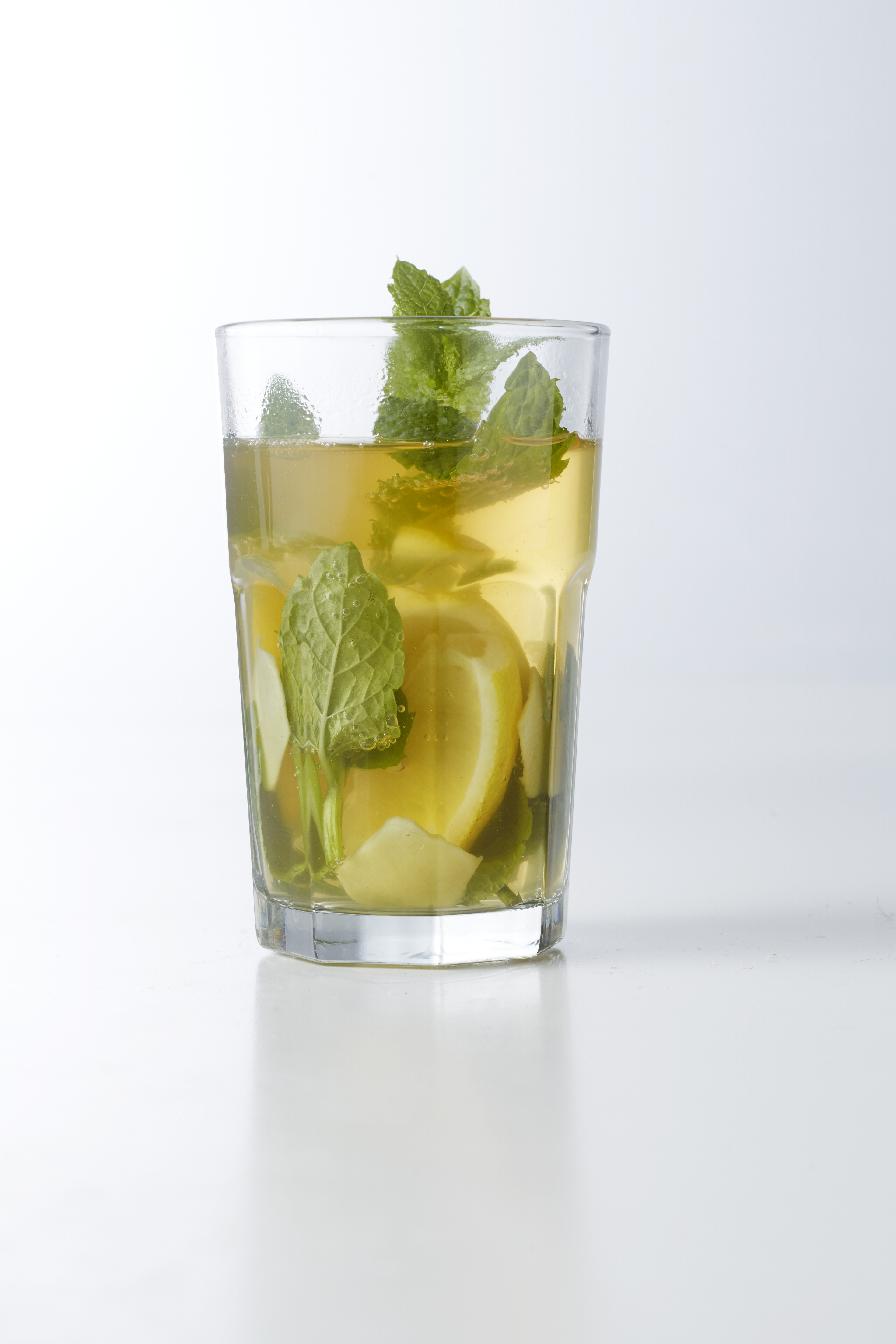 Muntthee met citroen en gember