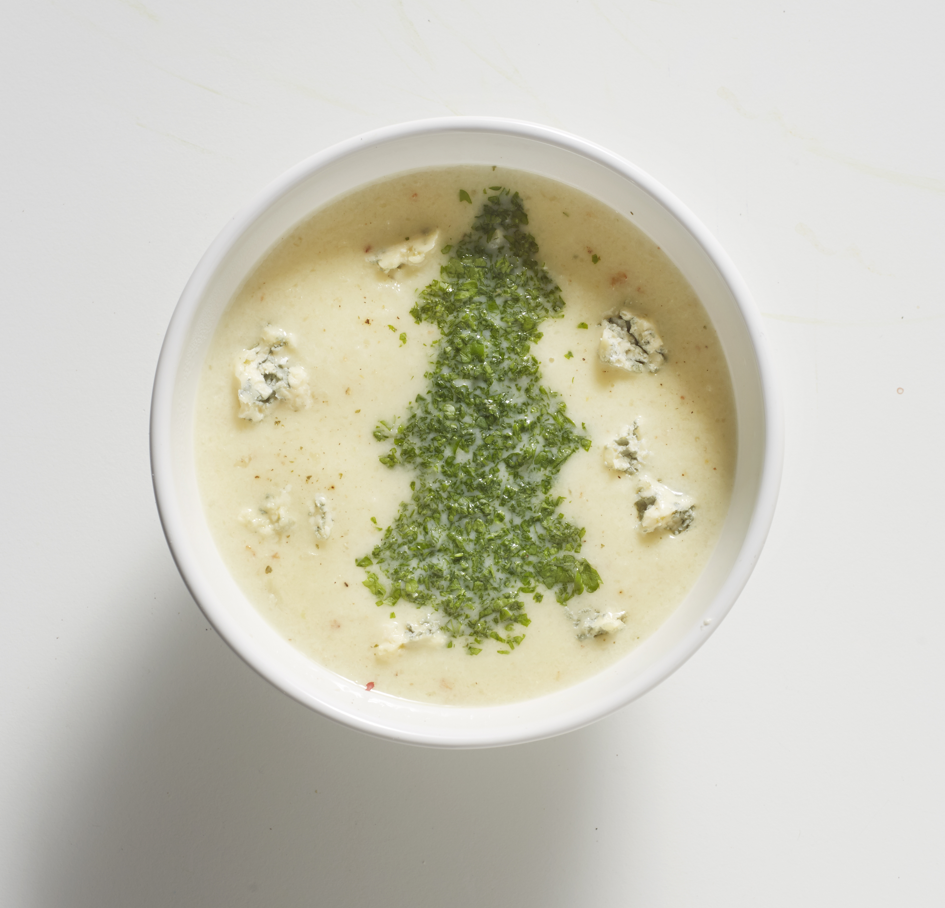 Soep van geroosterde bloemkool met blauwe kaas