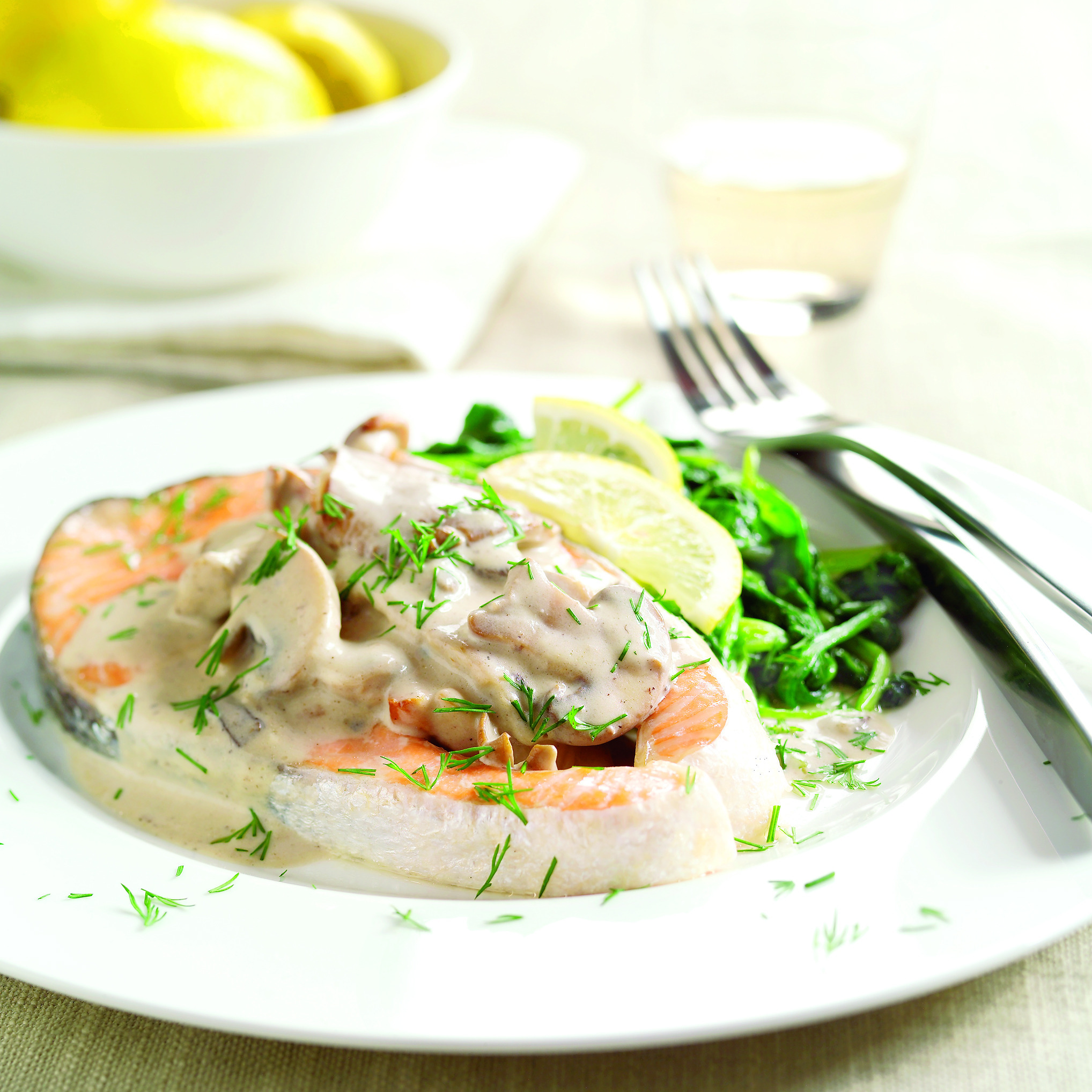 Zalm met paddestoelen-roomsaus