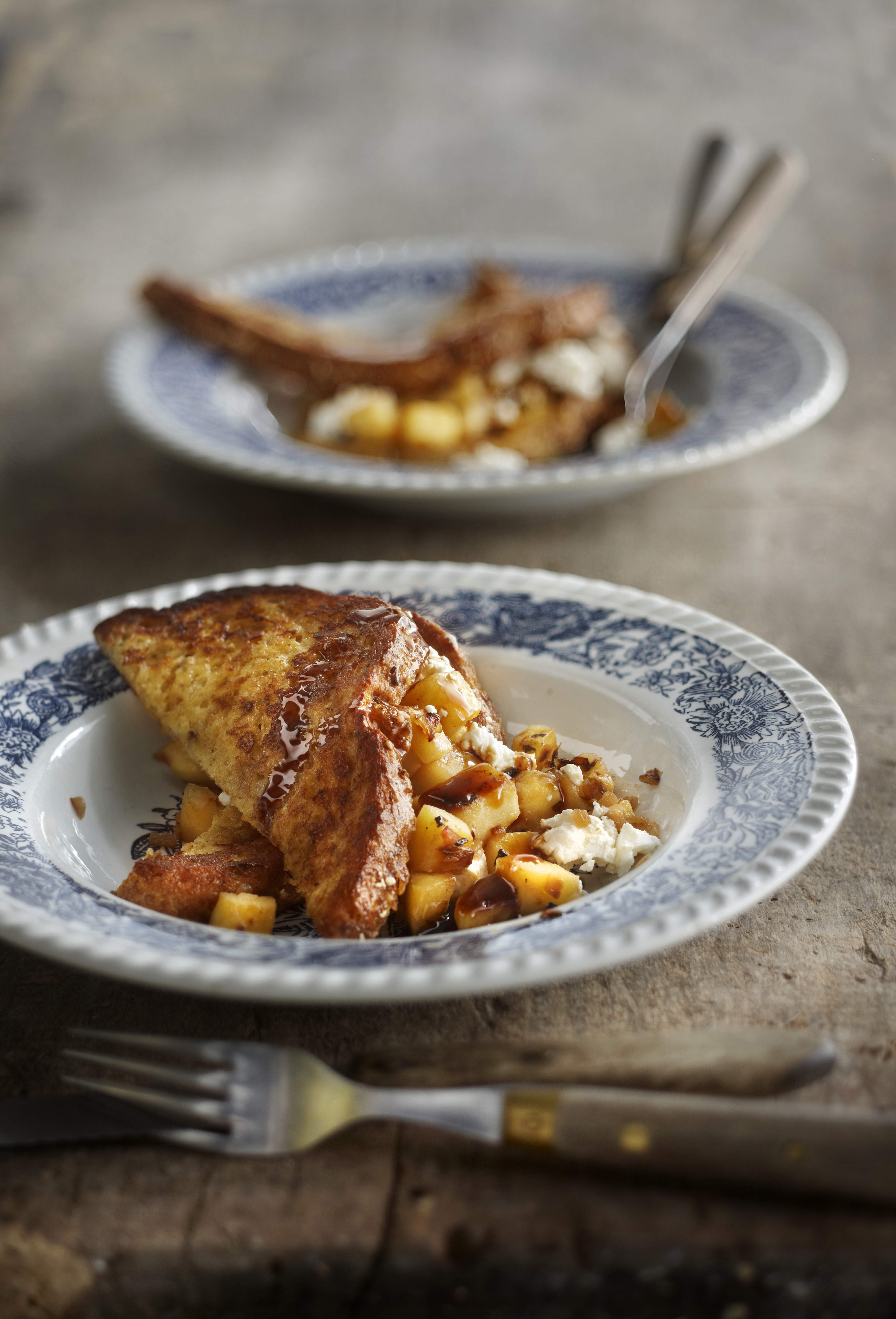 Wentelteefjes met geitenkaas en stroopsaus