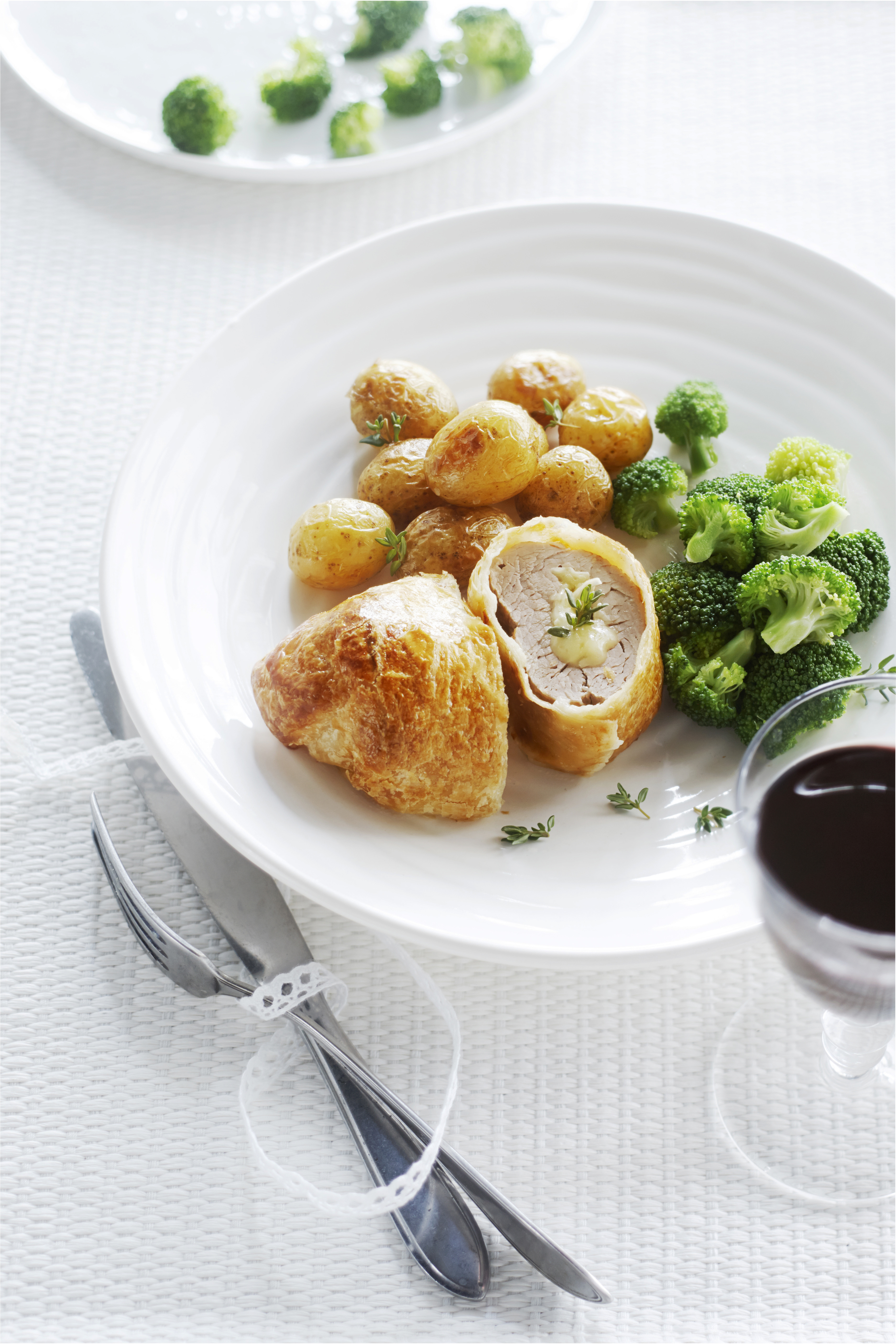 Varkenshaaspakketje met brie en tijm