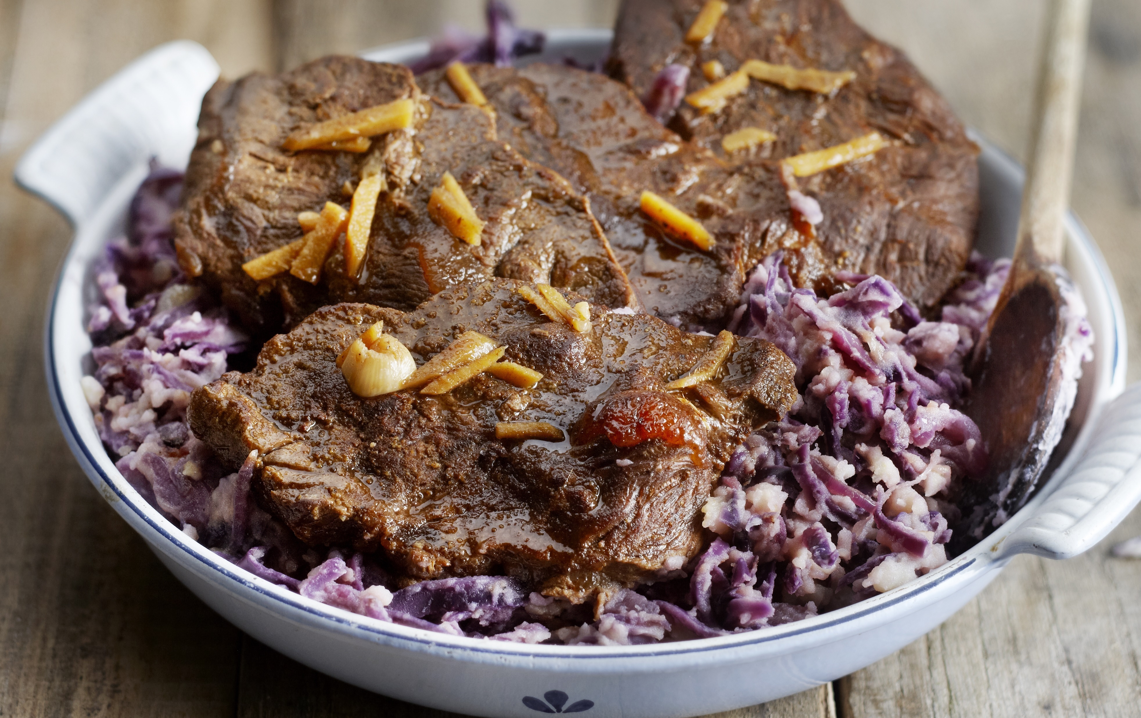 Stamppot van rodekool met gembersukade