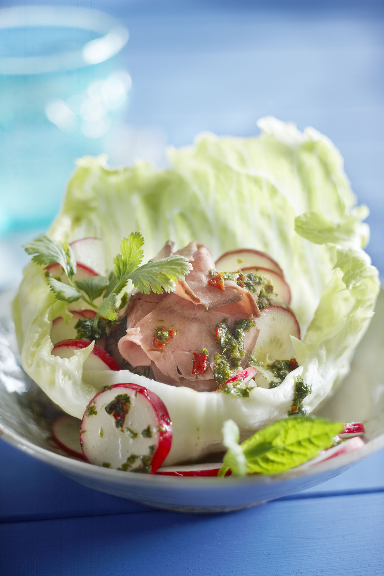 Salade met rosbief en scherpe saus