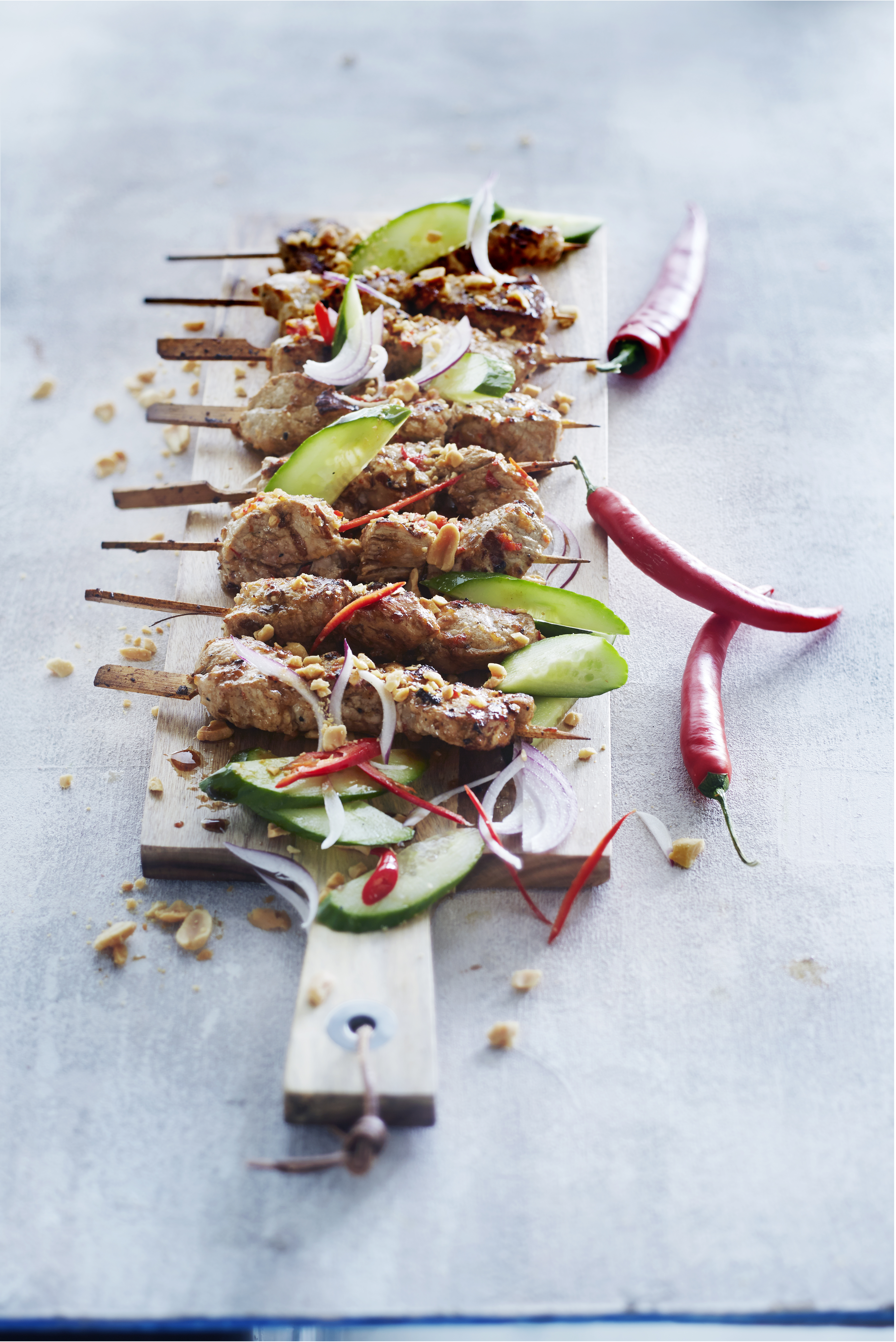 Varkenshaasspiesjes met rode peper en pinda's