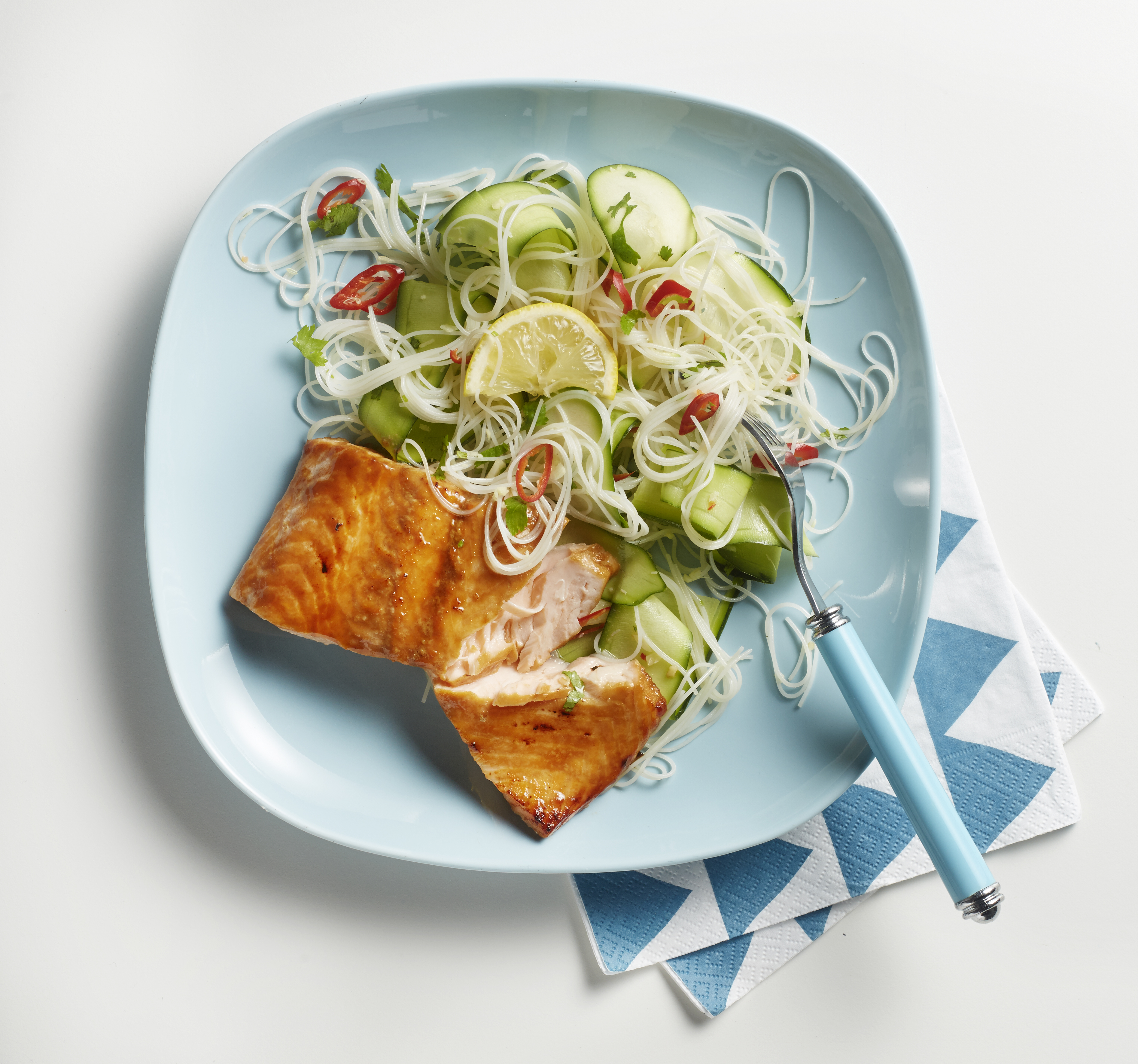 'Sticky' zalm met mihoensalade