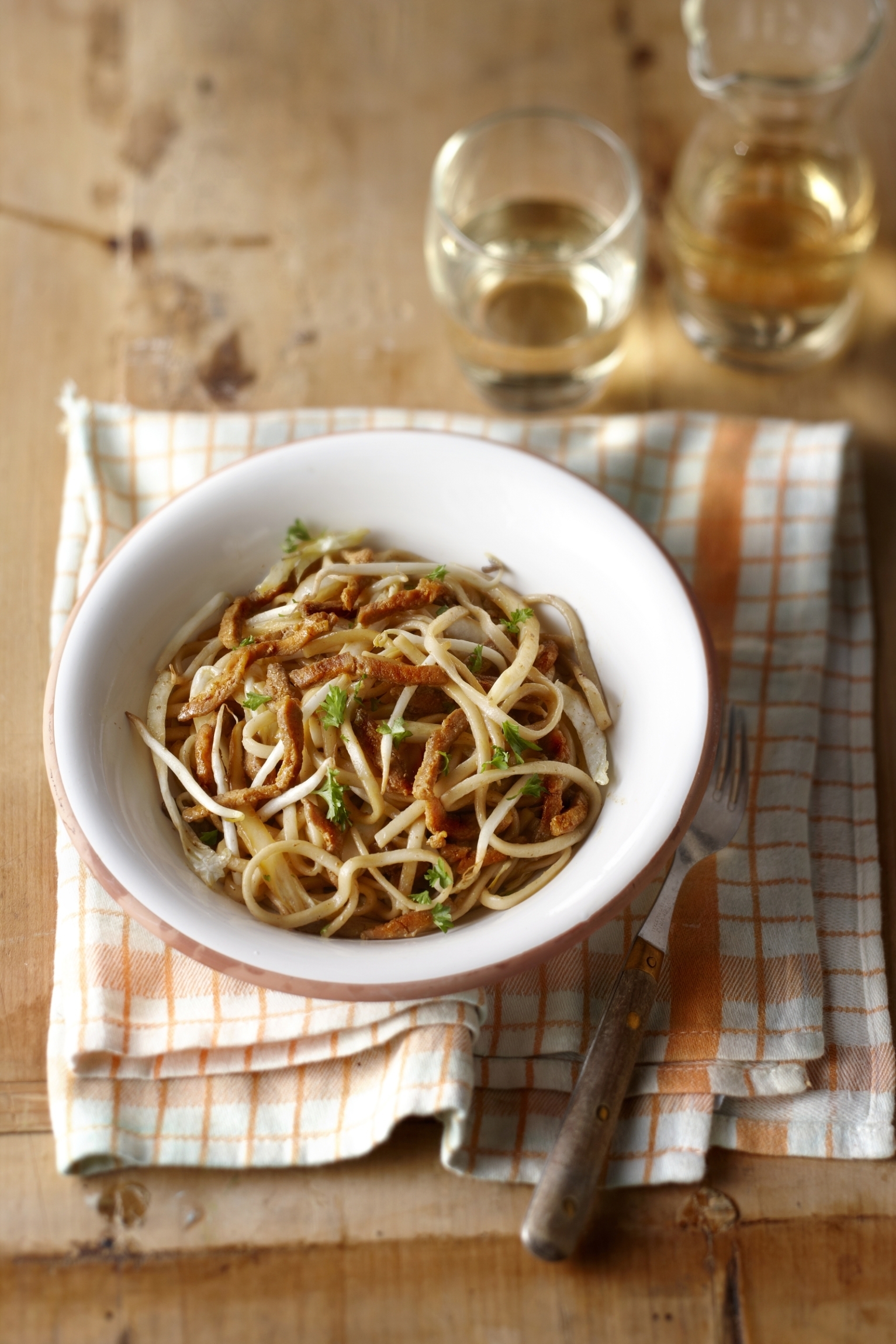 Roerbakschotel met shoarma en taugé