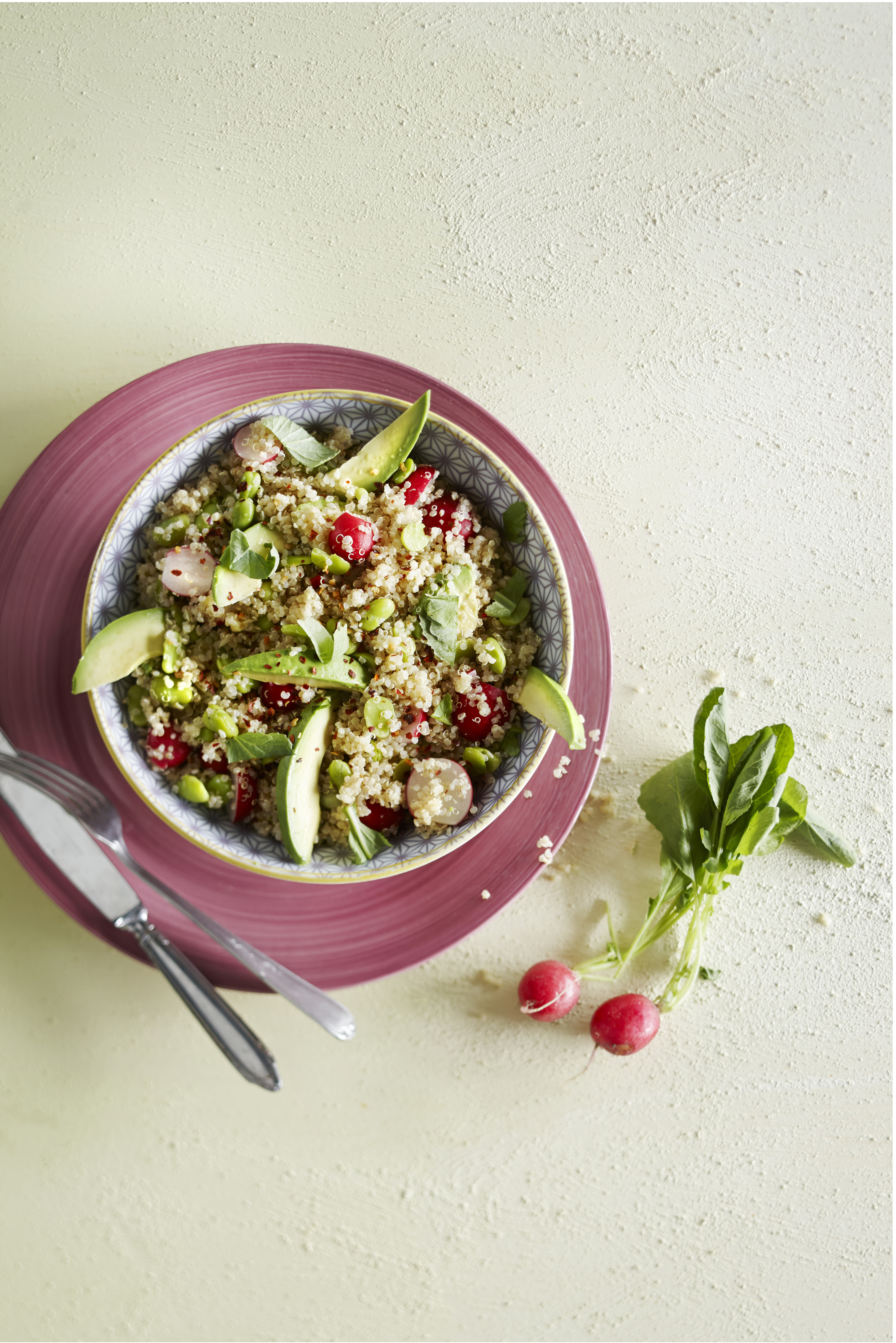 Quinoasalade met avocado en tuinbonen