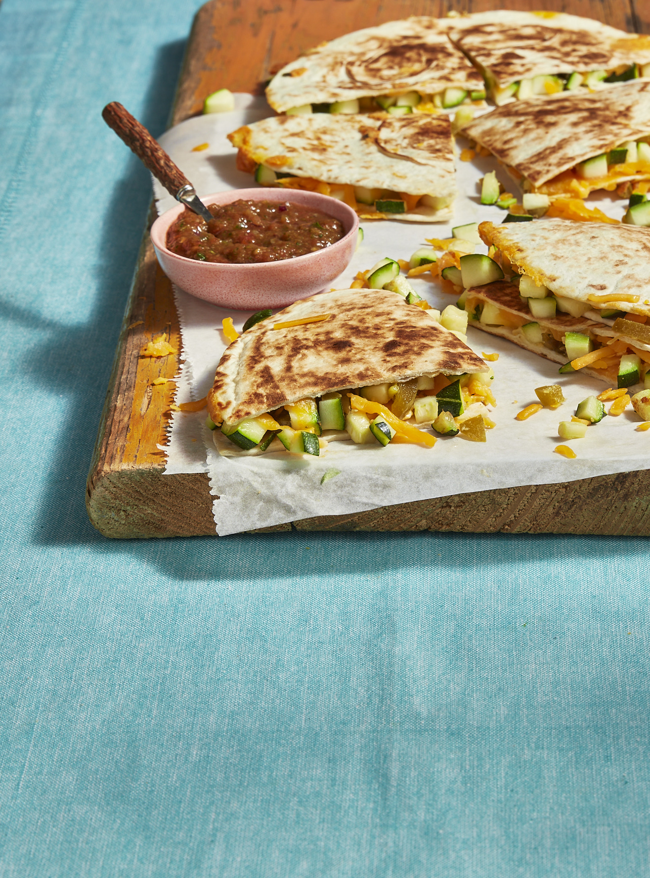 Quesadilla met pittige tomatensalsa