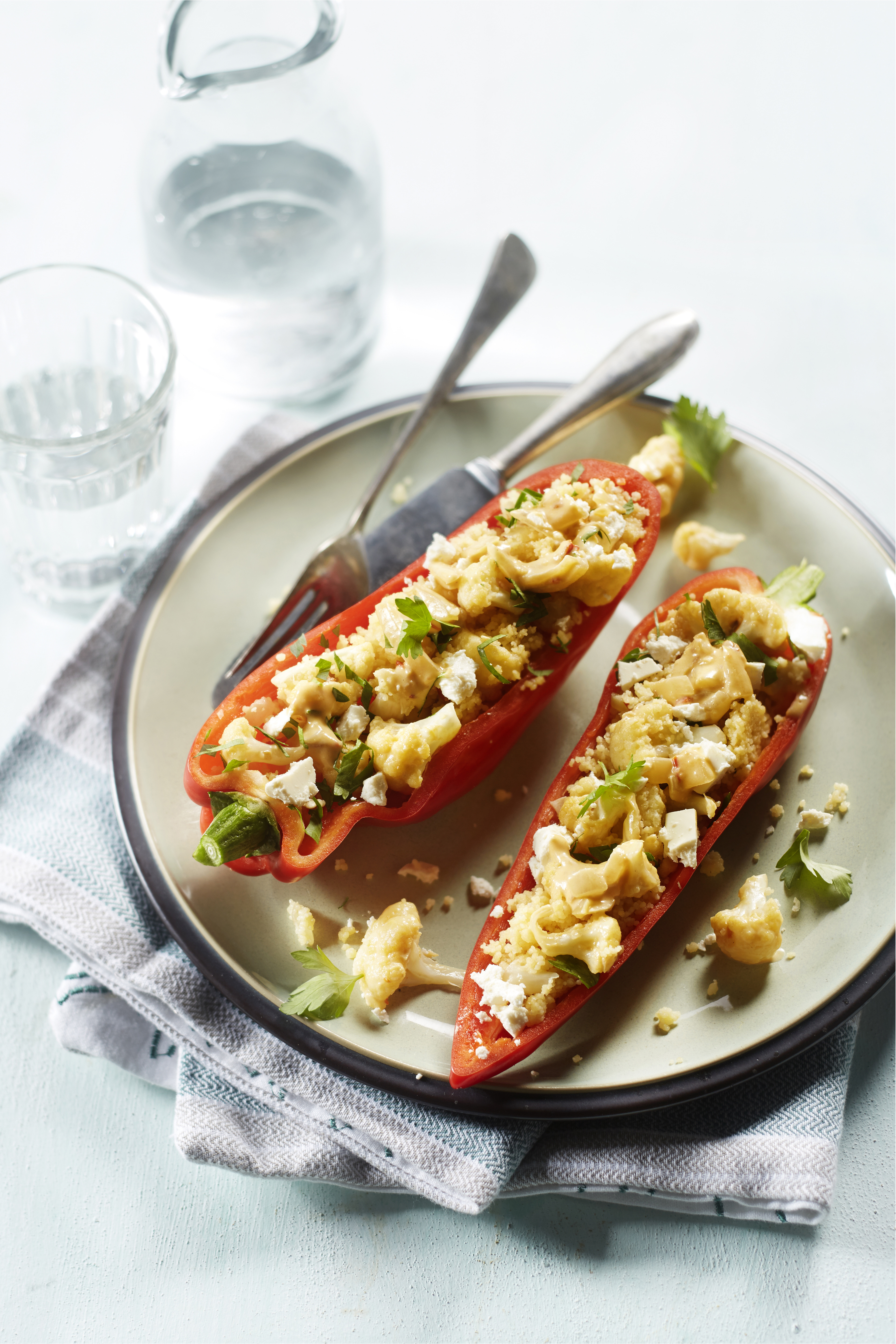 Puntpaprika met bloemkoolcurry en couscous