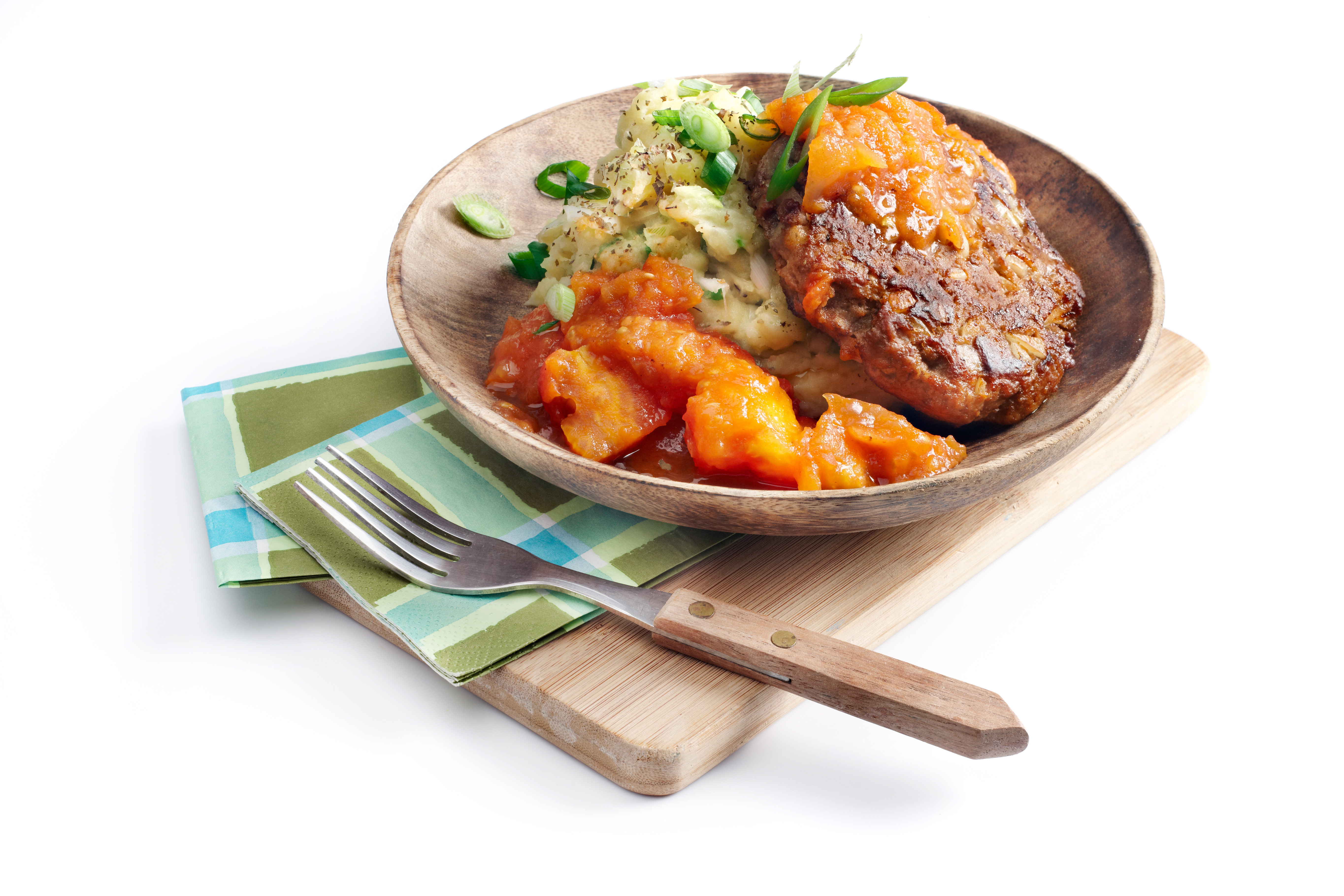 Pittige burgers met tomatensaus en kruidenpuree