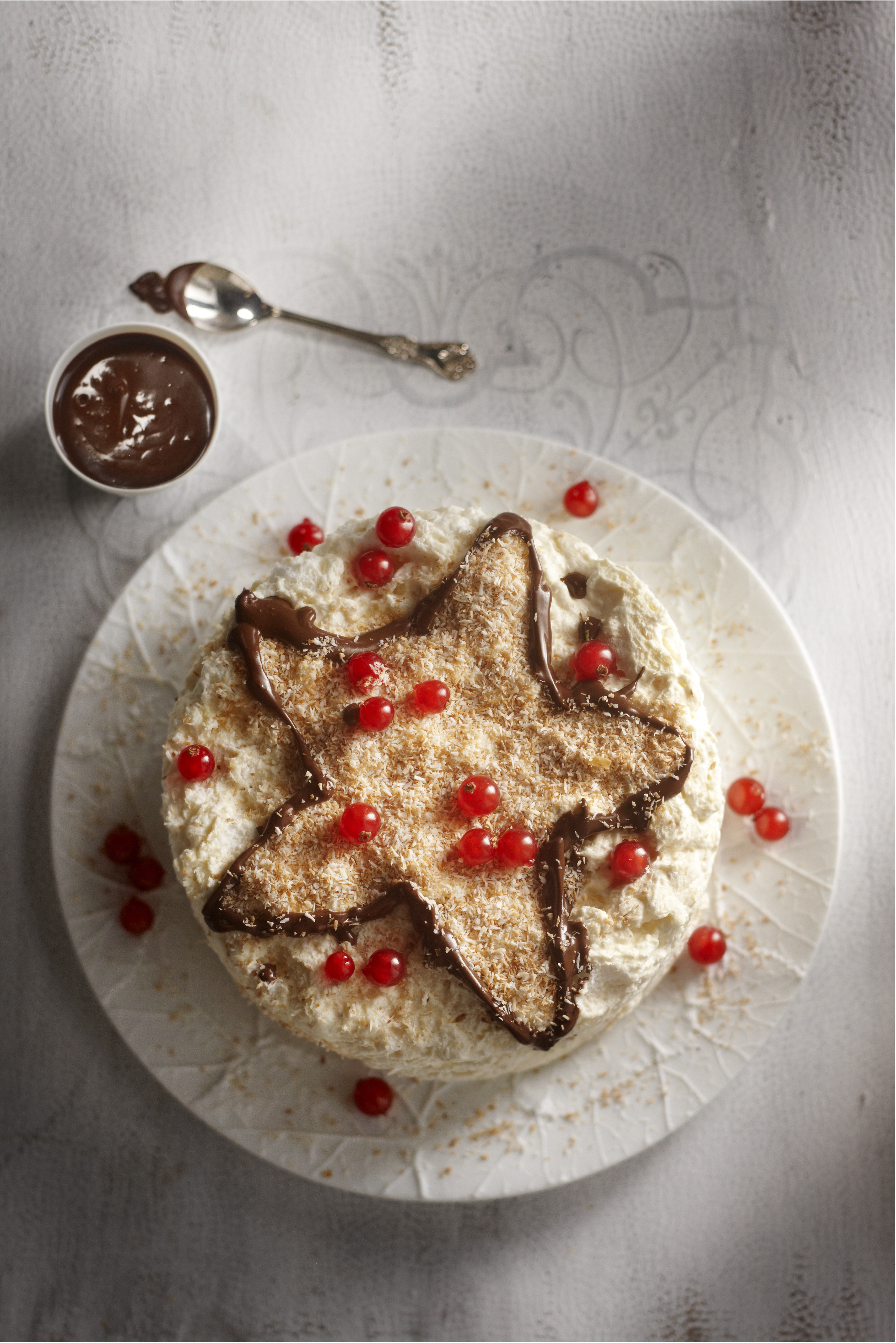 Krokant roomijstaartje met kokos en warme espressosaus