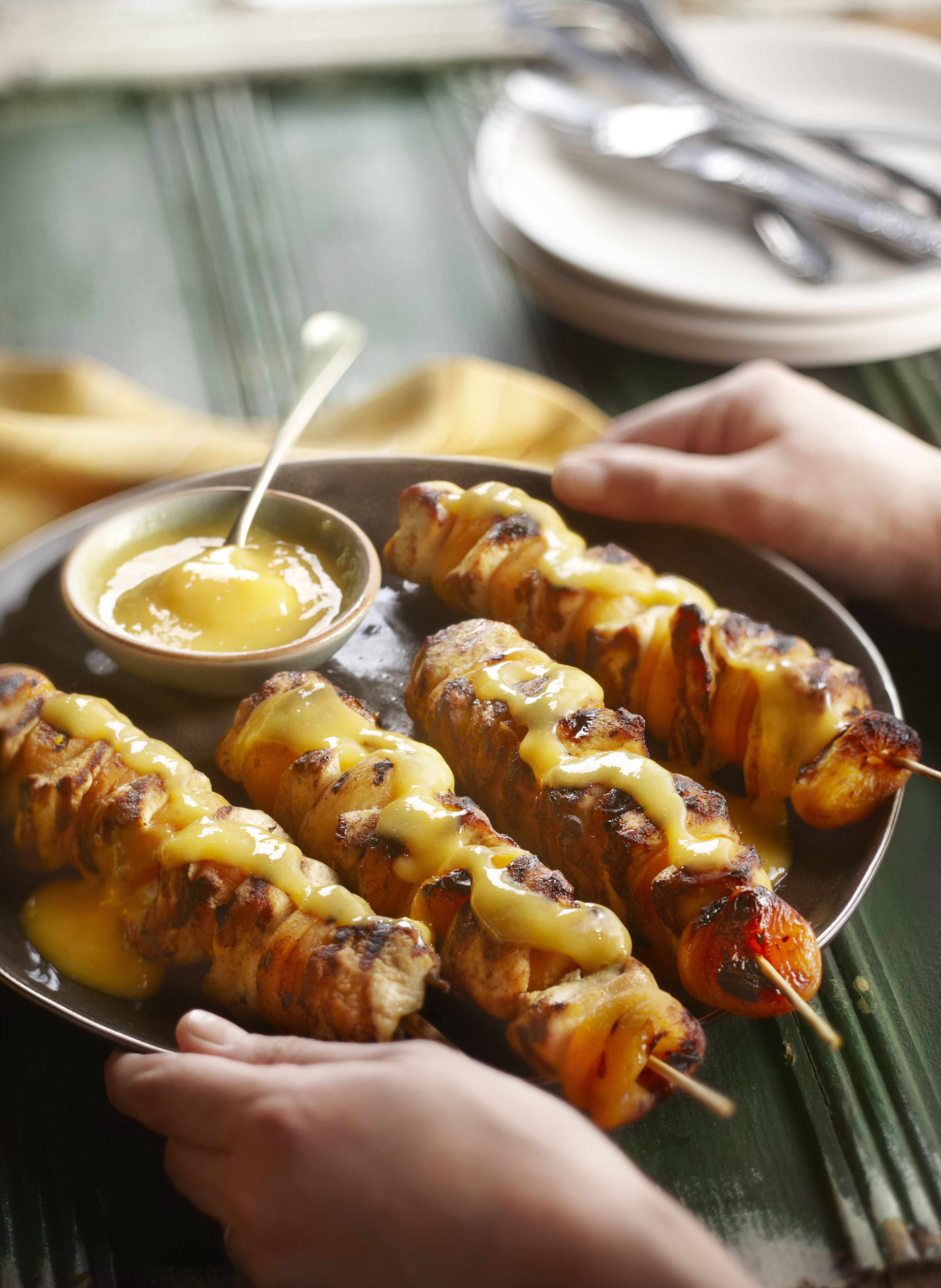 Kipkebab met abrikoos en mango