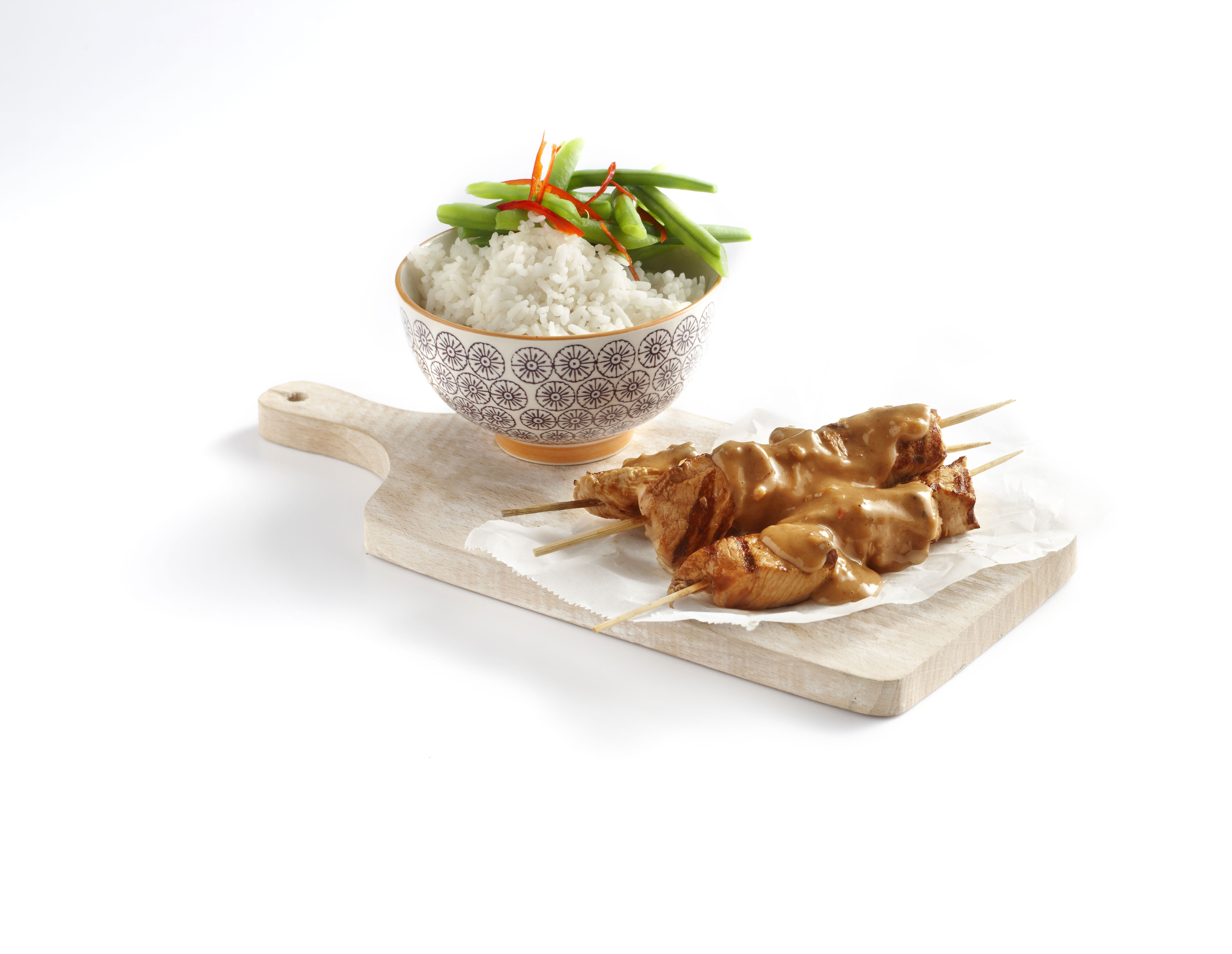 Geroosterde varkenssaté met pittige pindasaus