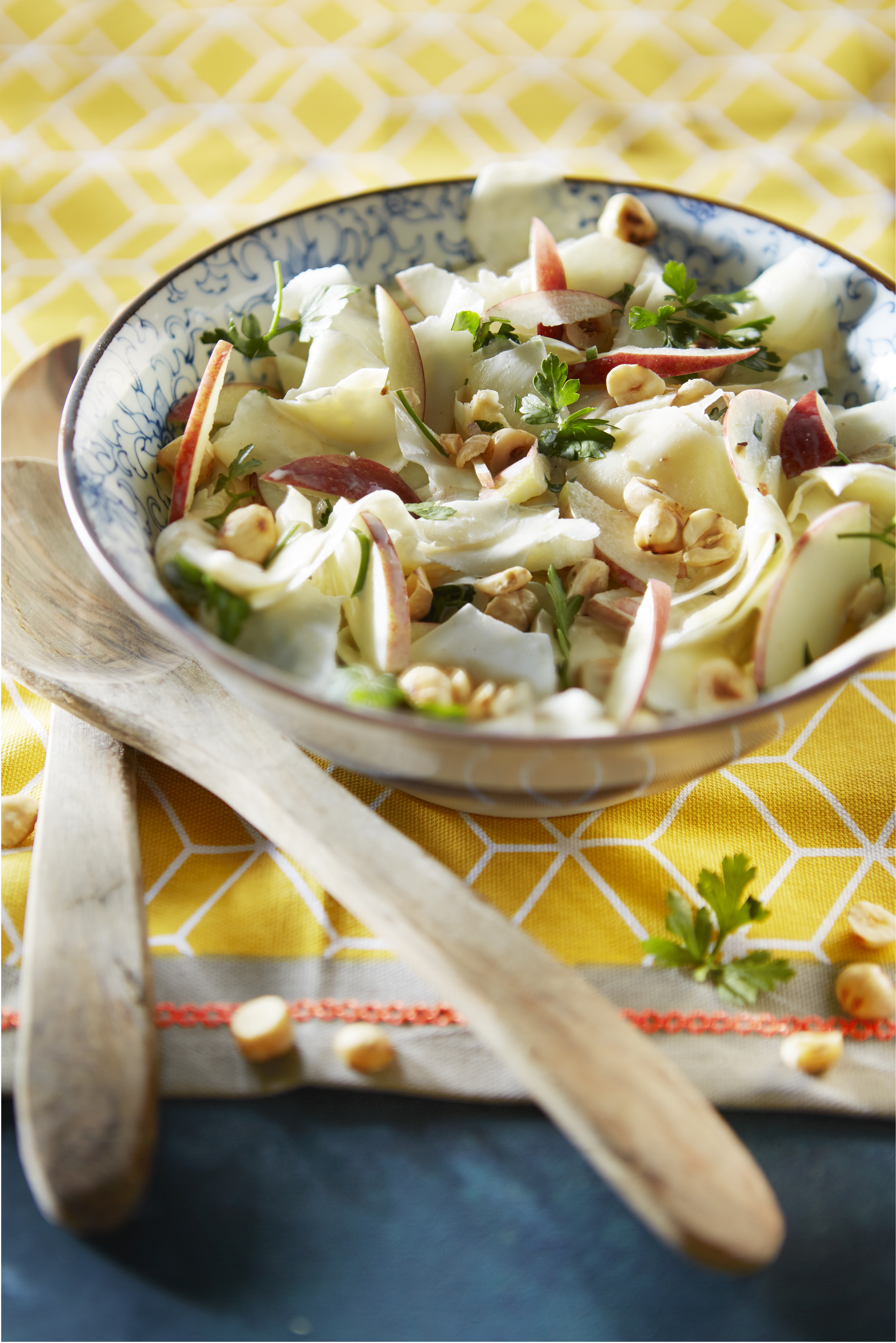 Knolselderij met appel en hazelnoten