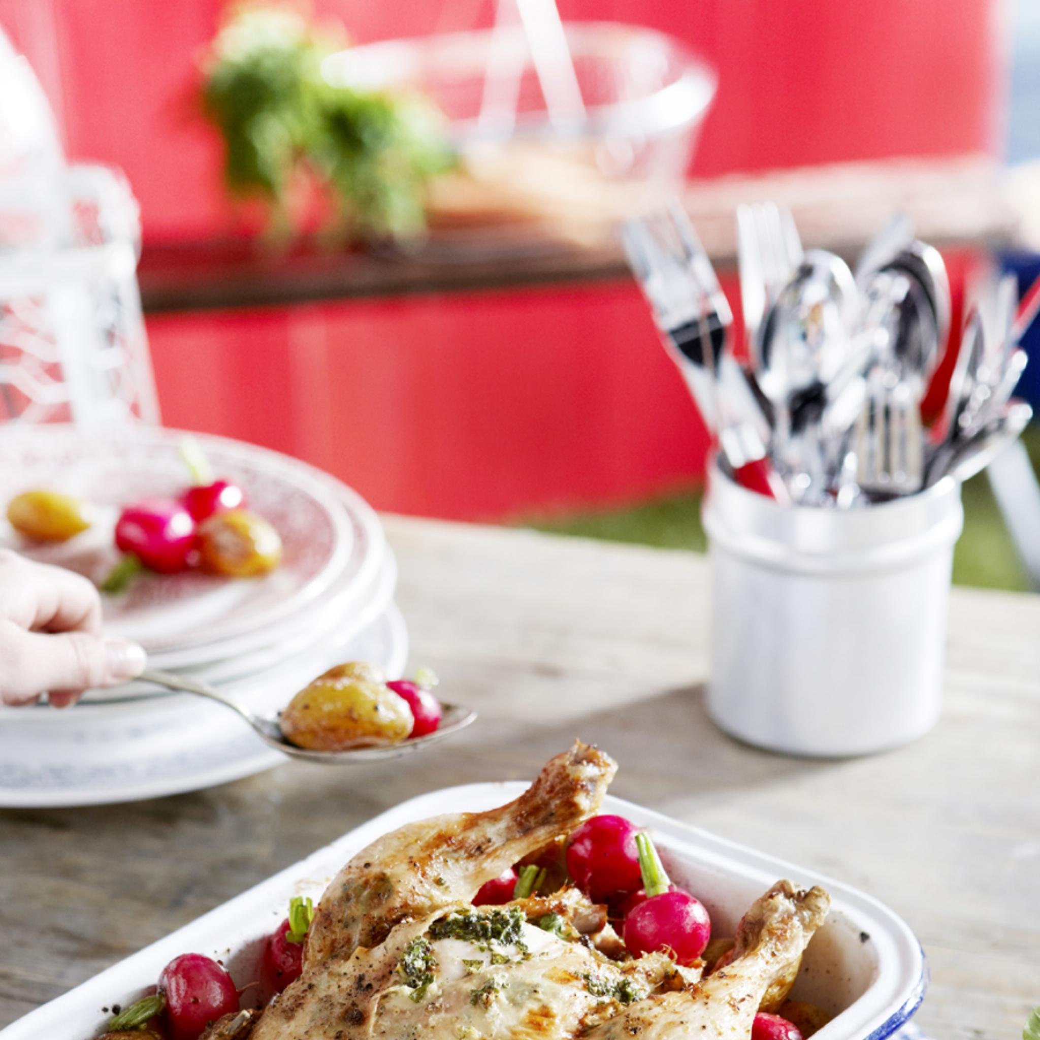 Boterkip uit de oven met gesmoorde radijsjes