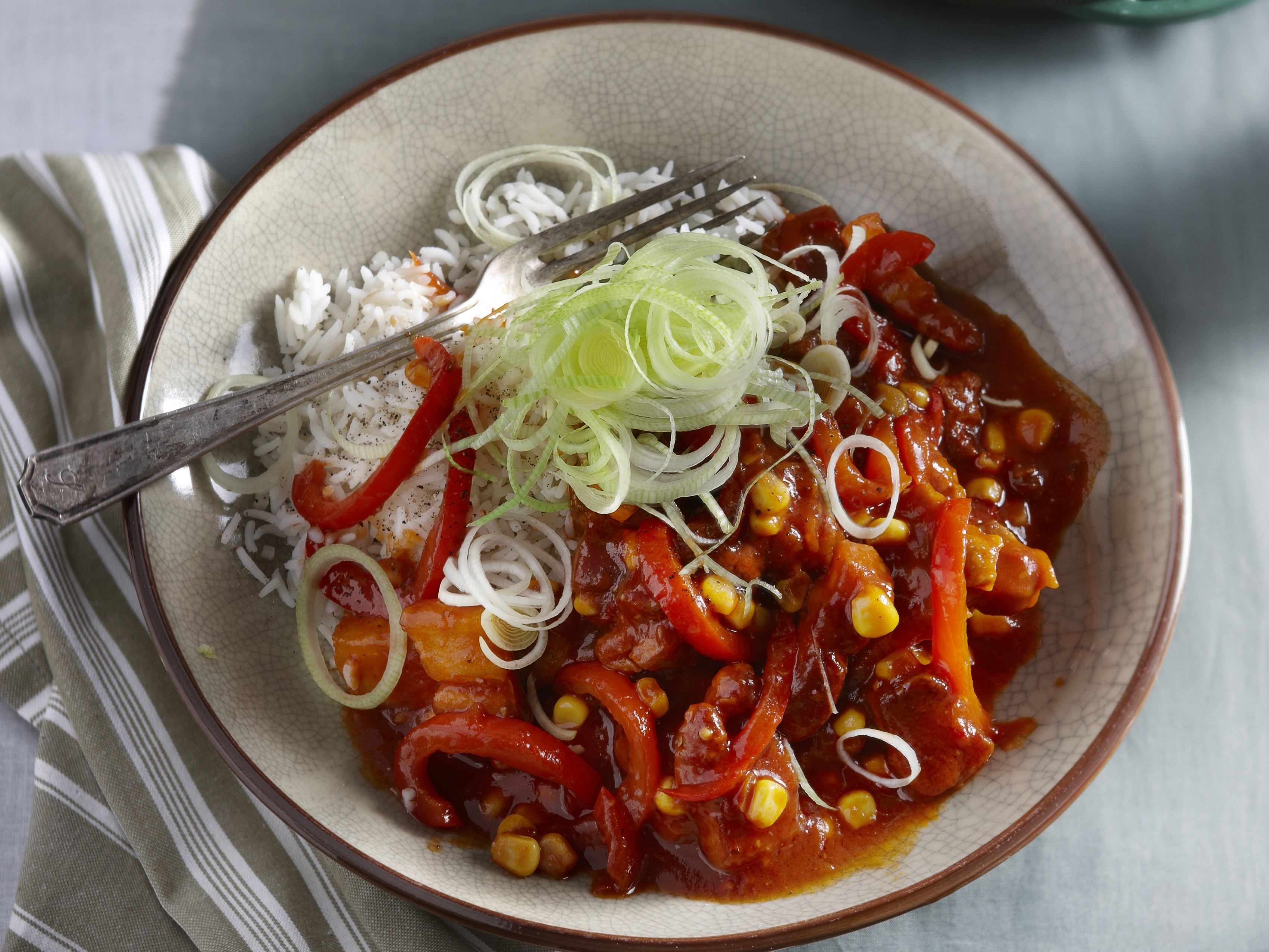 Babi pangang met prei, paprika en mais