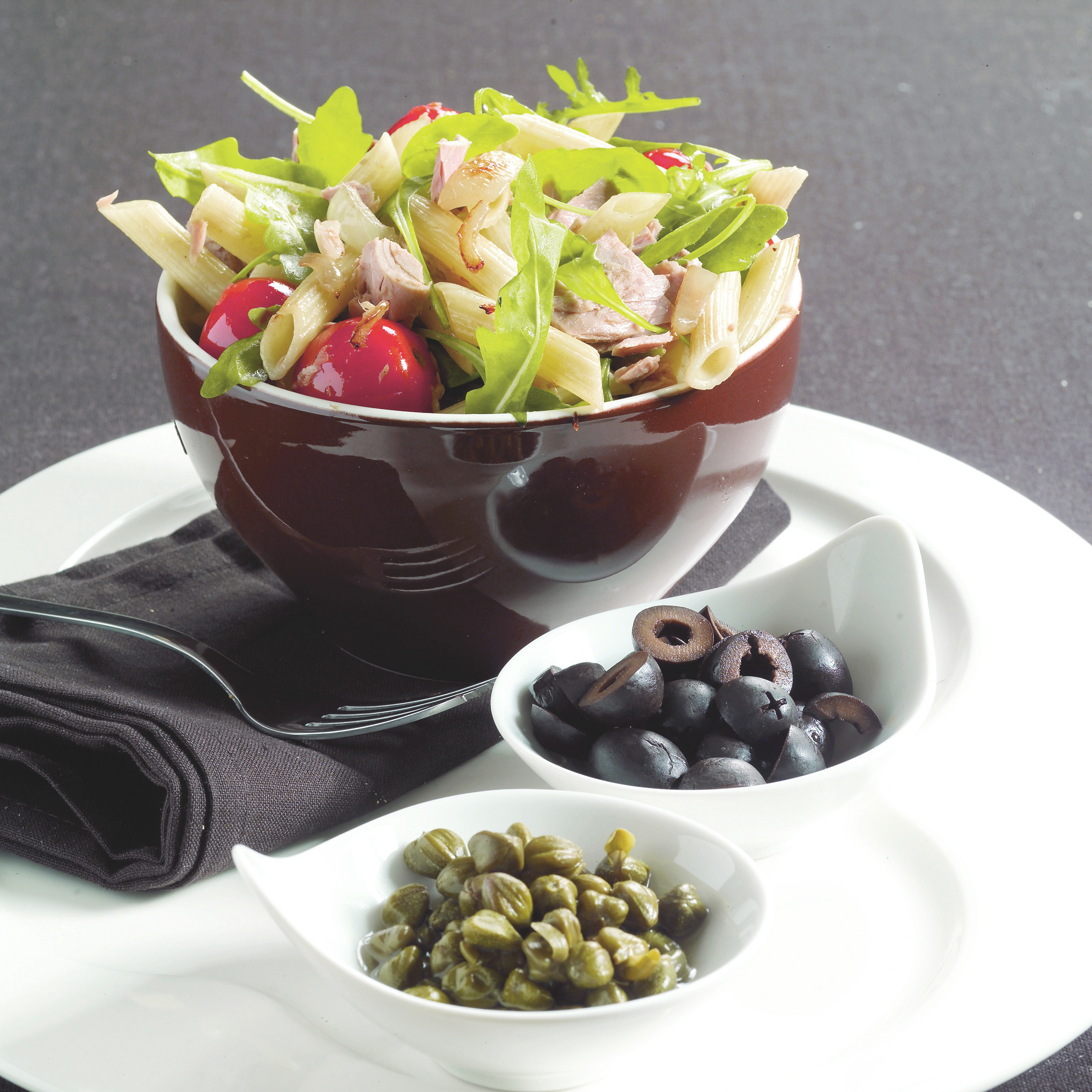 Pasta met tonijn, kerstomaten en rucola