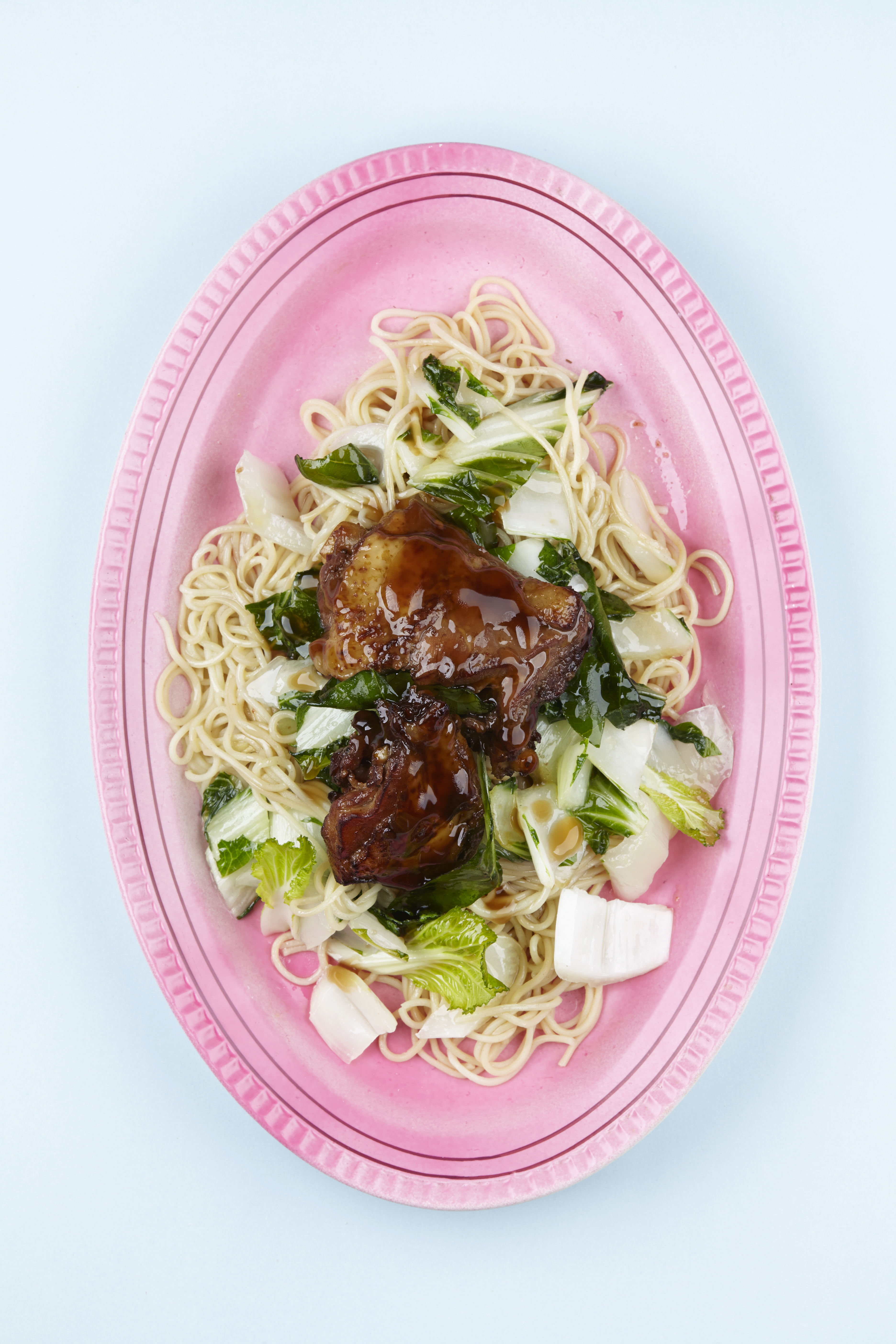 Mie met paksoi en hete kip