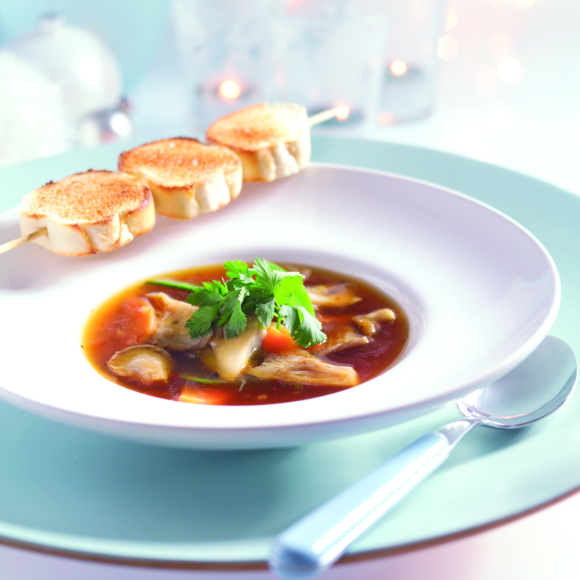 Heldere soep met oesterzwammen