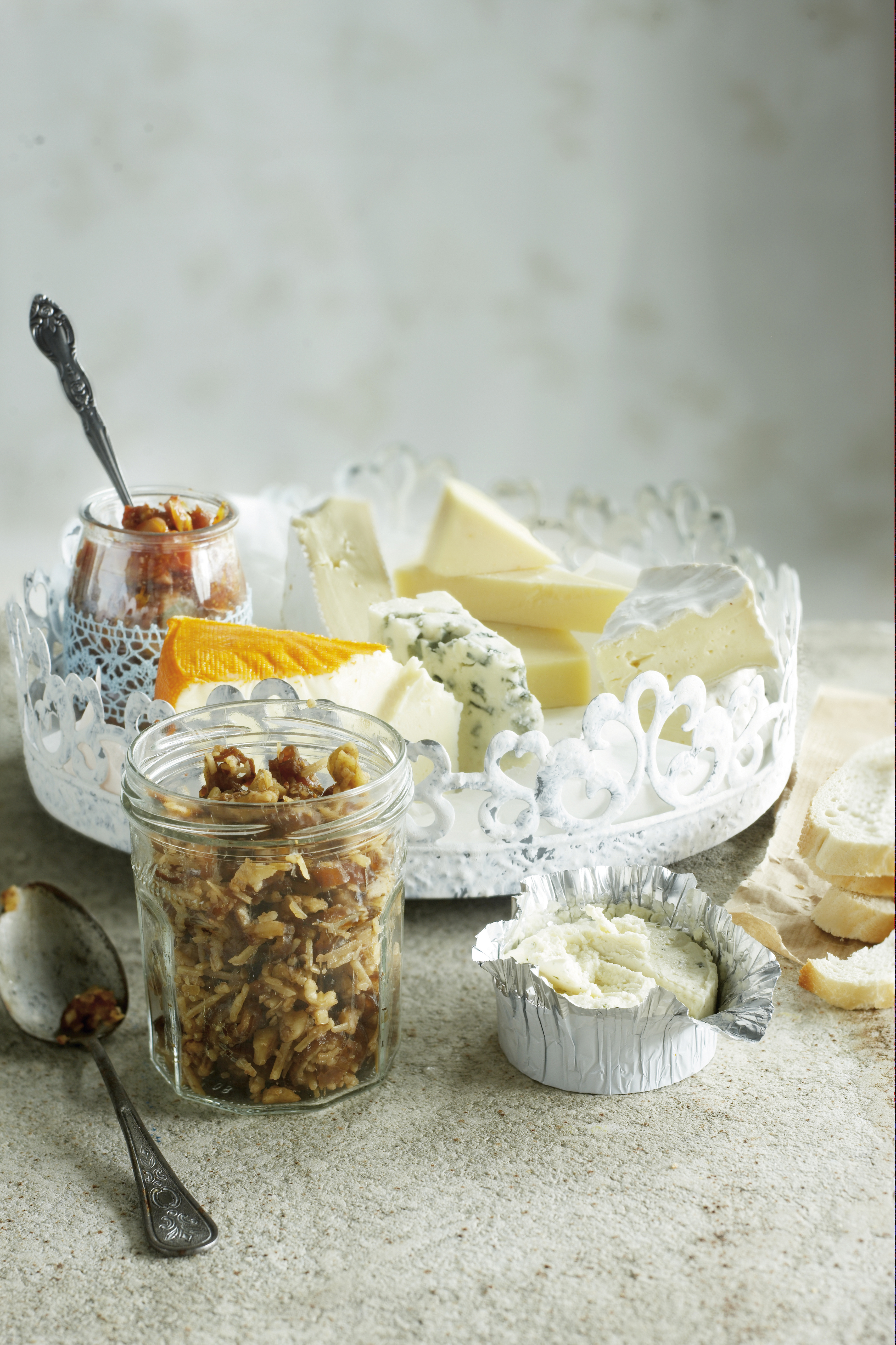 Franse kaas met dadel-notentapenade en vijgenchutney