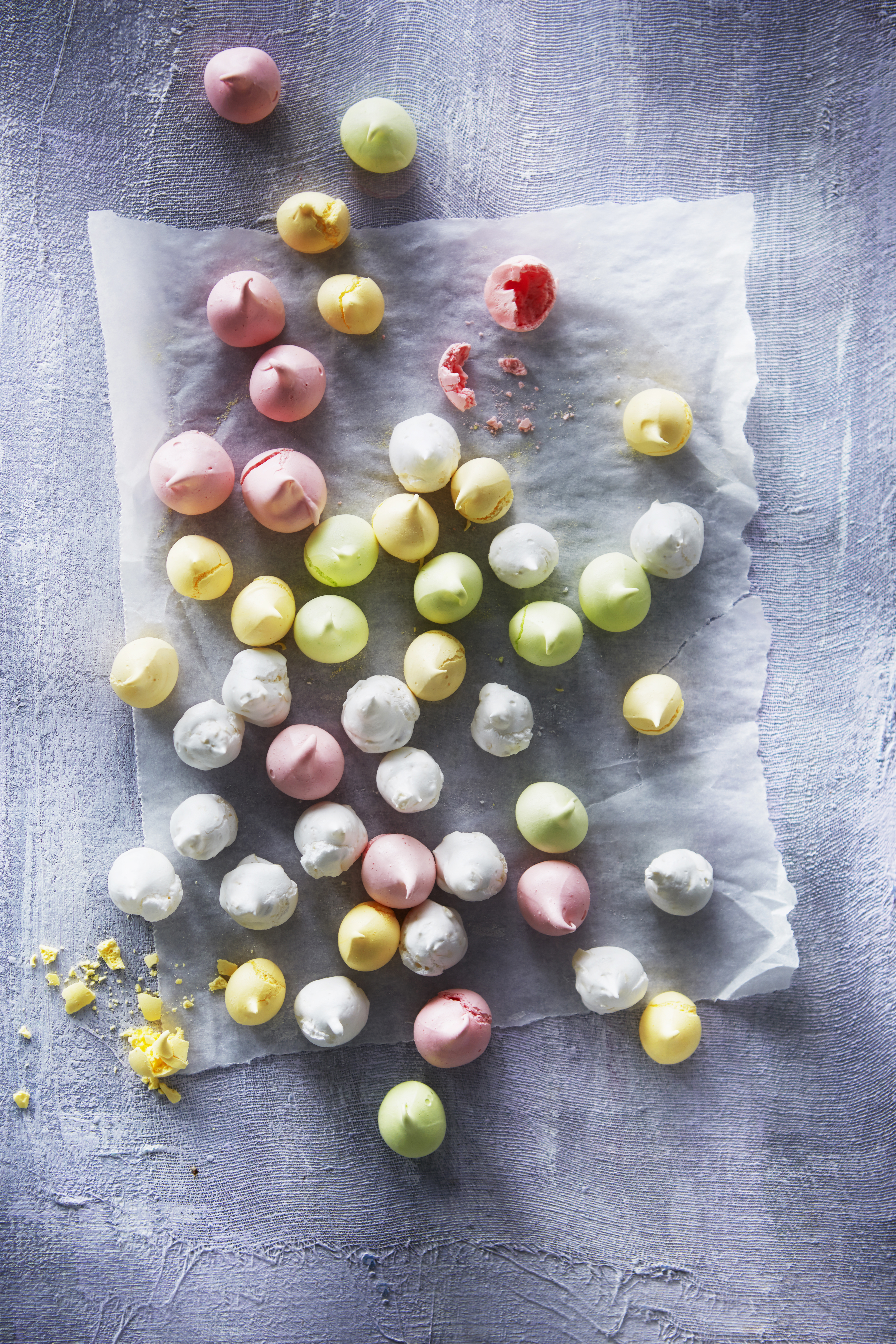 Meringue 'kisses'