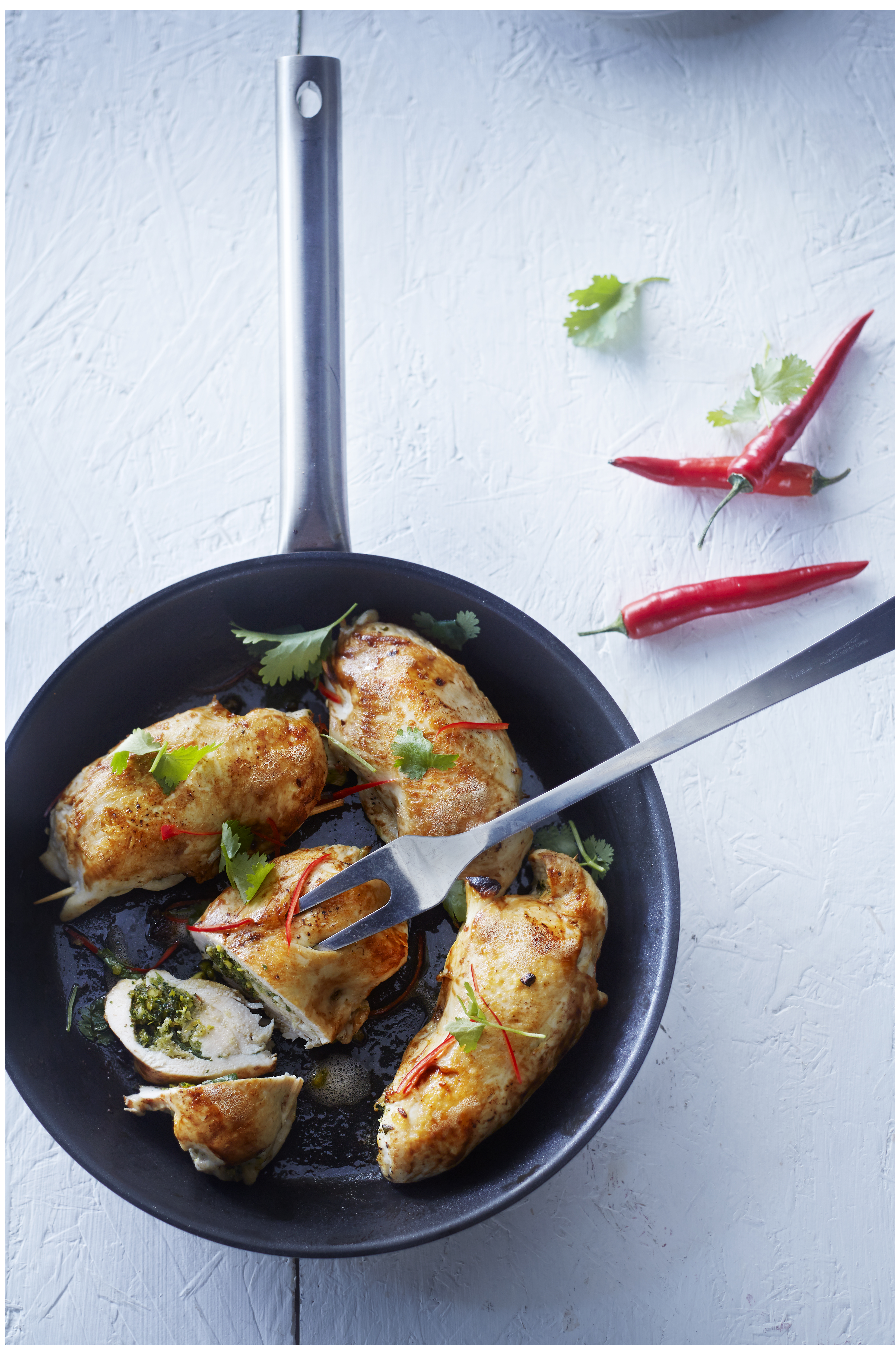Gevulde kipfilet met pikante pesto