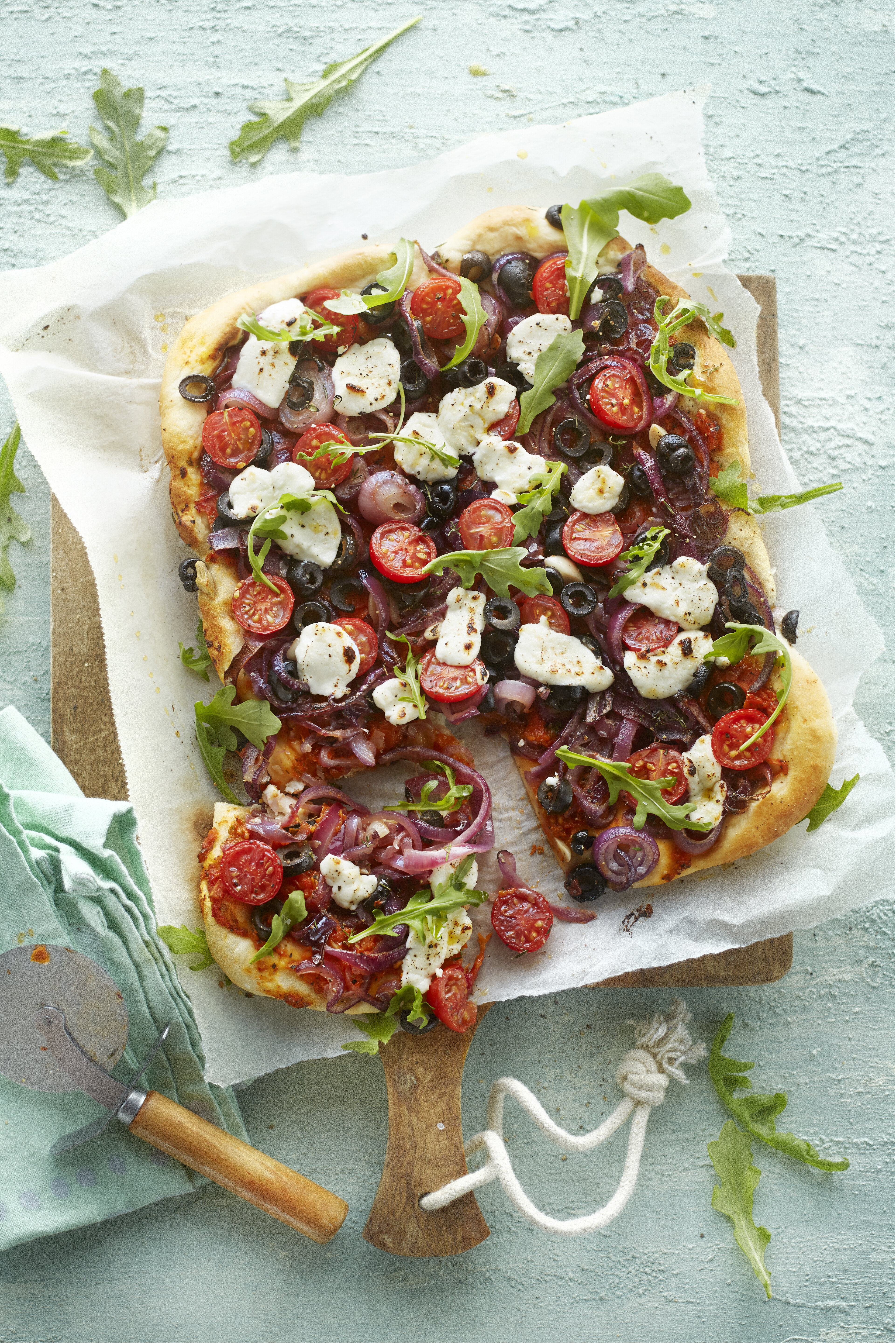 Mediterrane plaattaart met geitenkaas