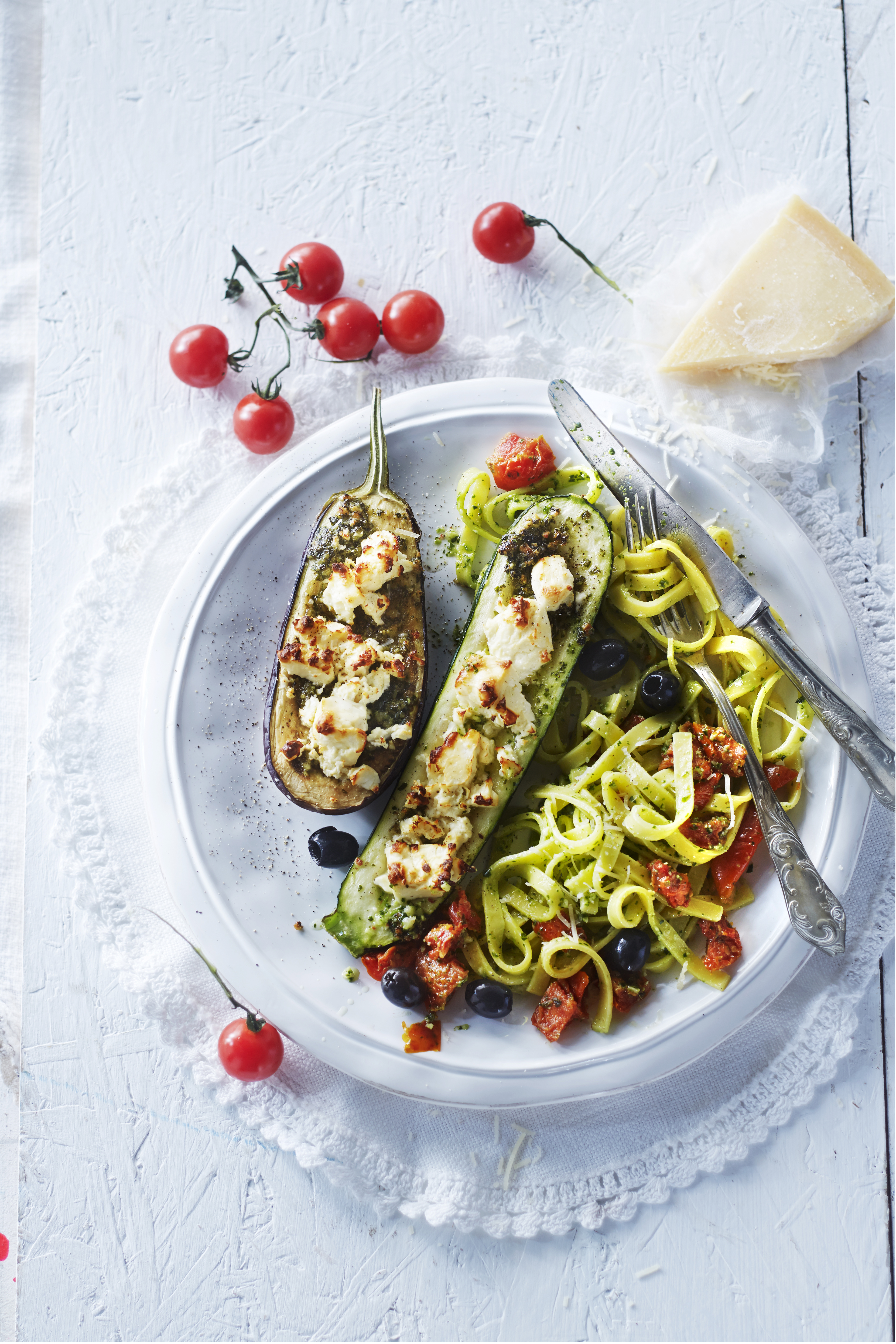 Gevulde groenten met feta en pesto