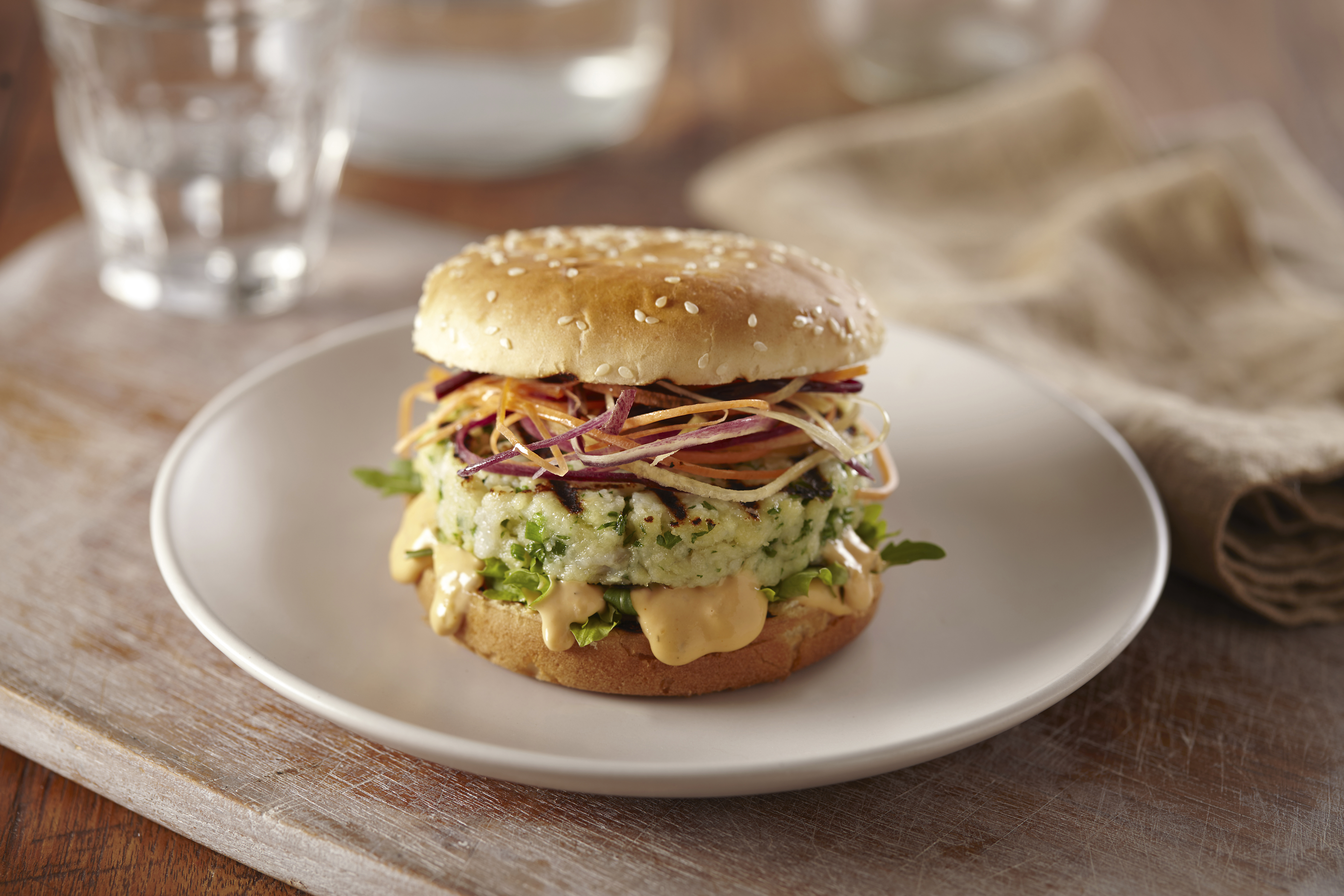 Visburgers met chunky burger saus