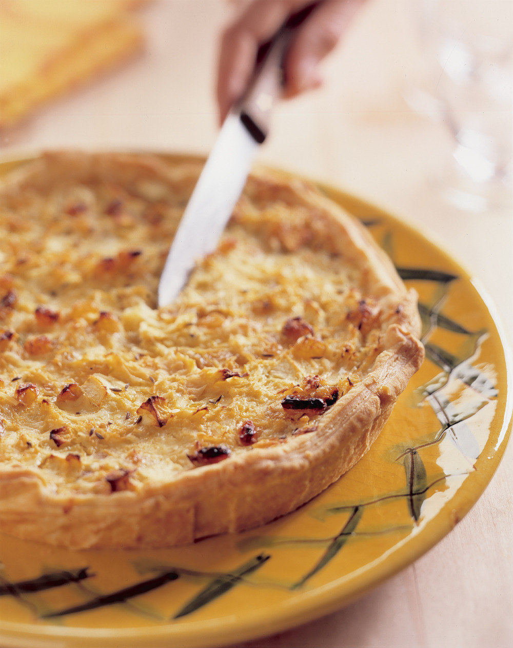 Zuurkooltaart met rozijnen