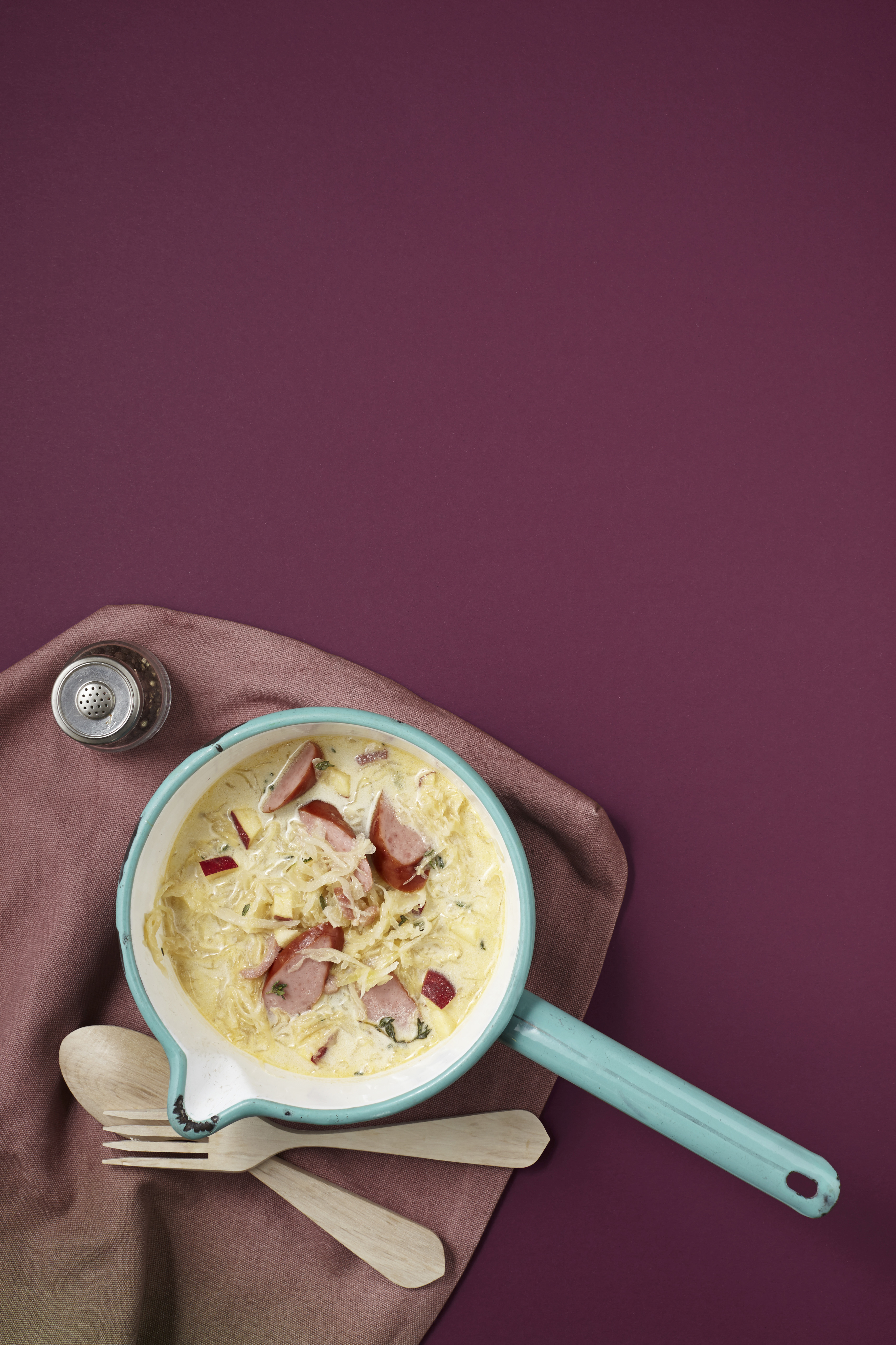 Zuurkoolsoep met appel en rookworst