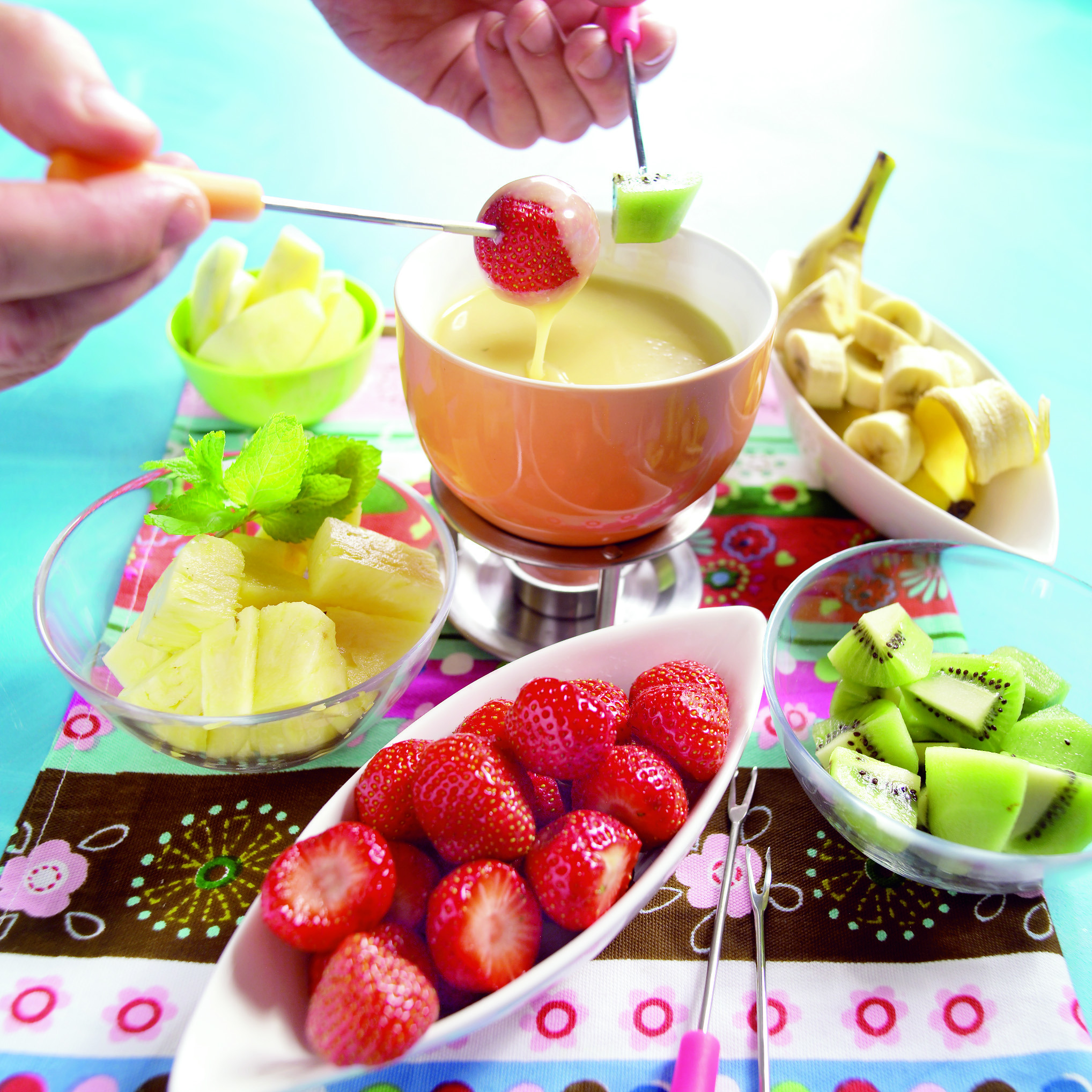 Witte chocoladefondue met fruit