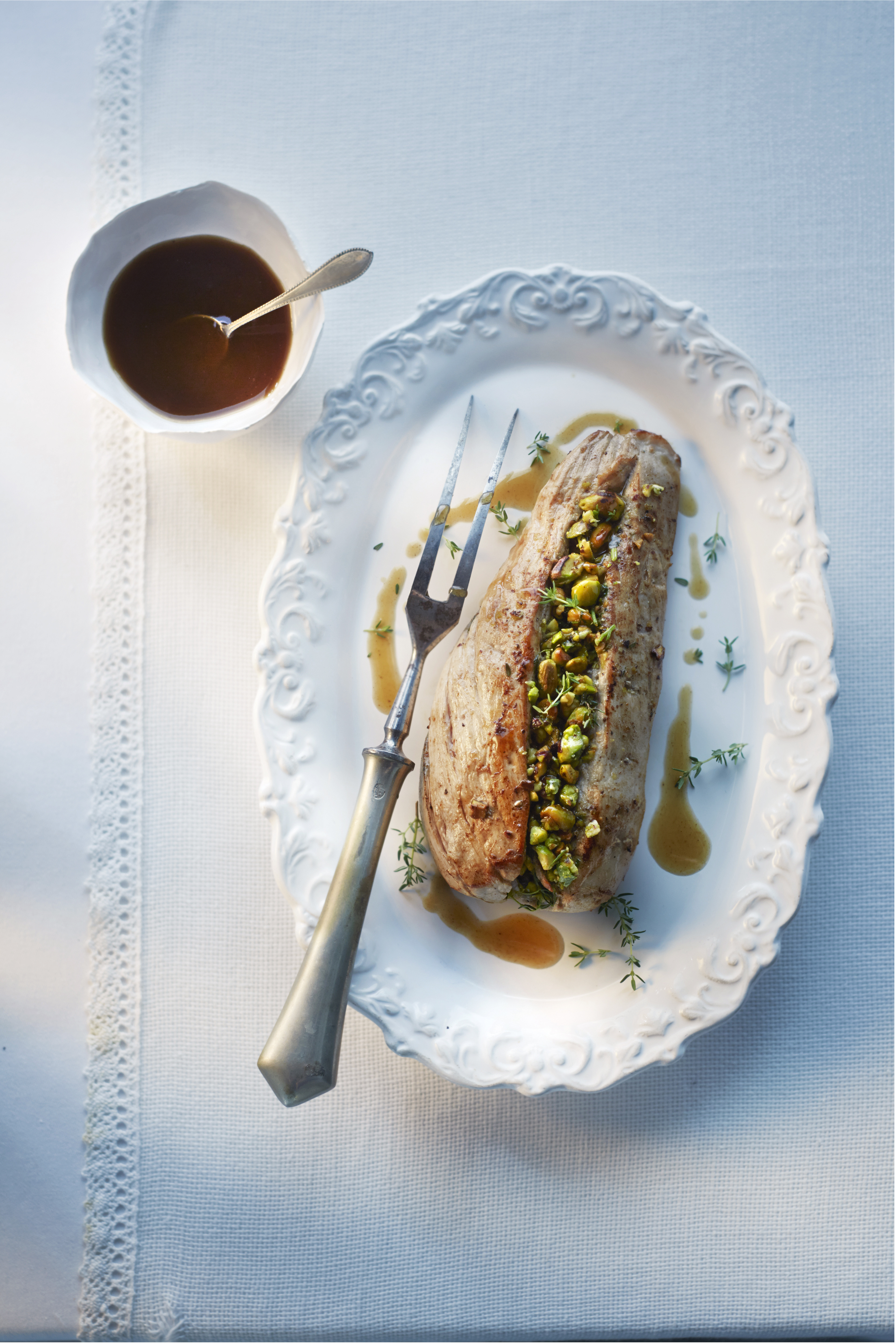 Varkenshaas met pistache en tuinkruiden