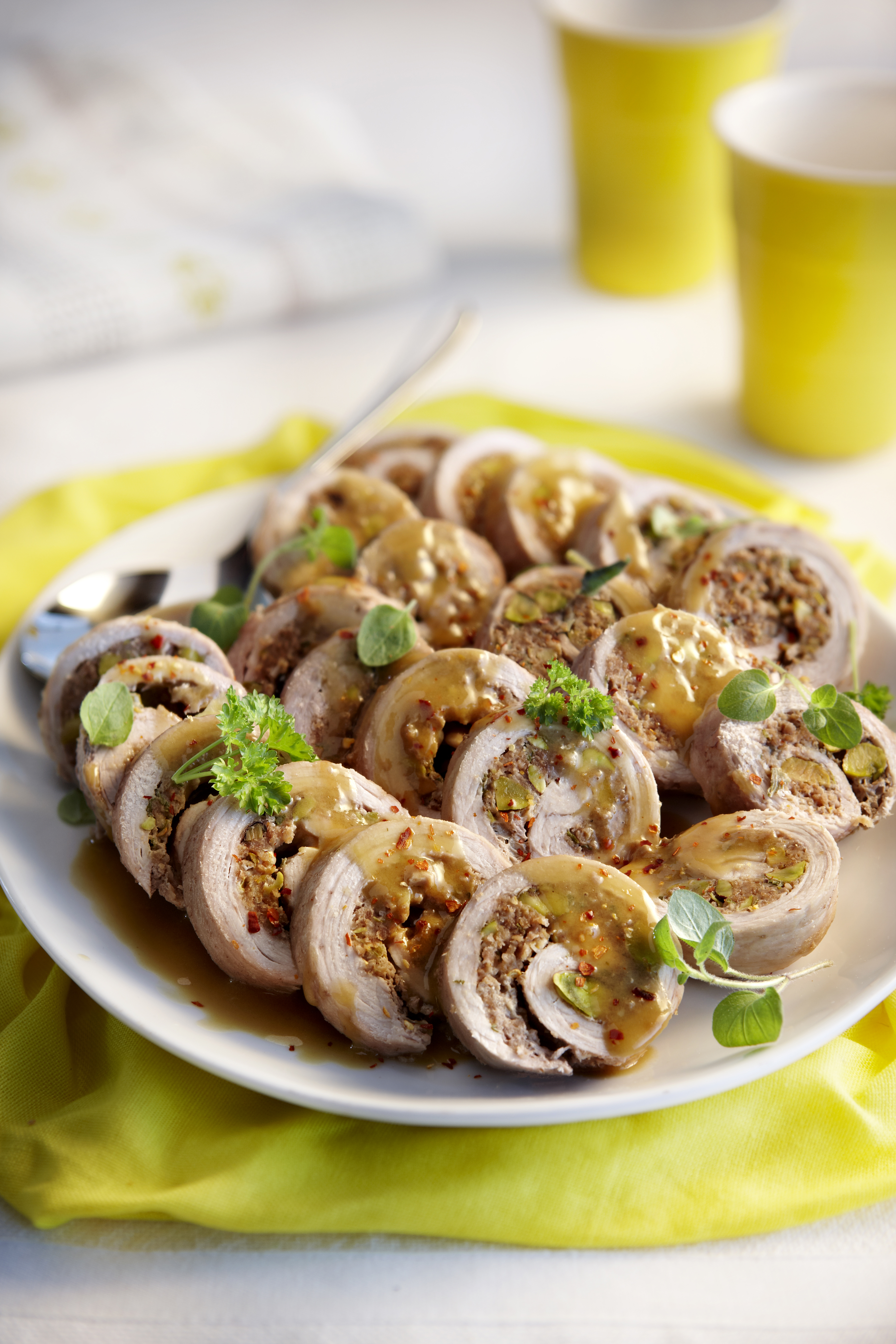 Schnitzel gevuld met gehakt en pistachenootjes