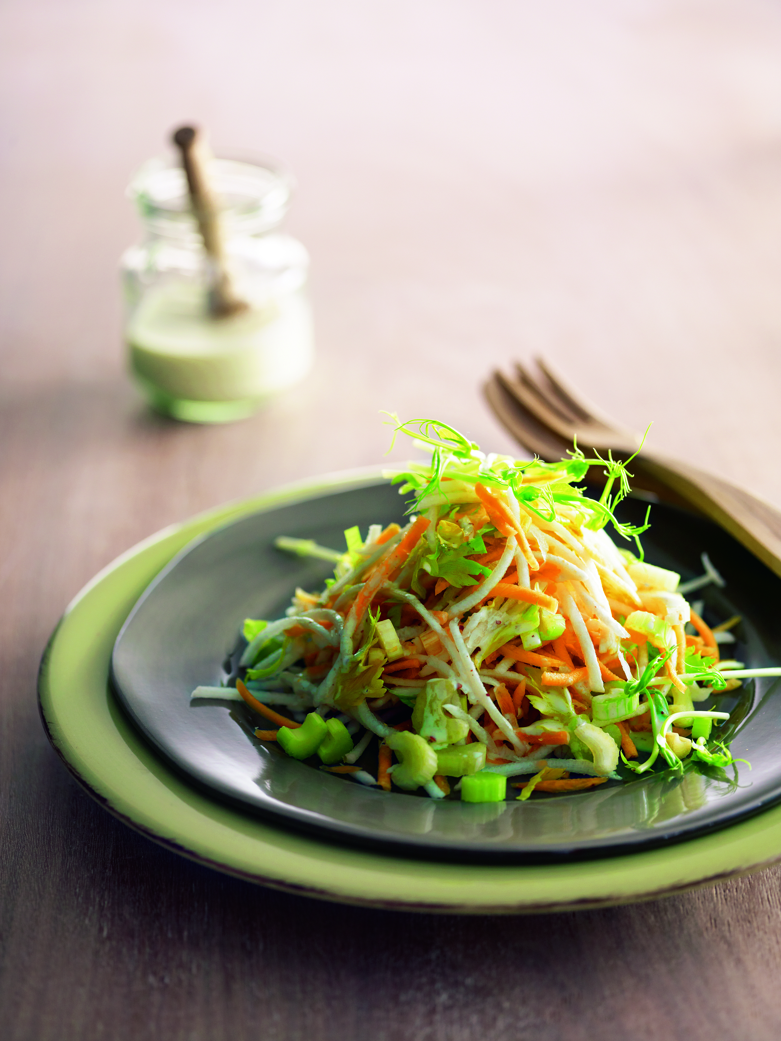 Salade van koolrabi en bleekselderij