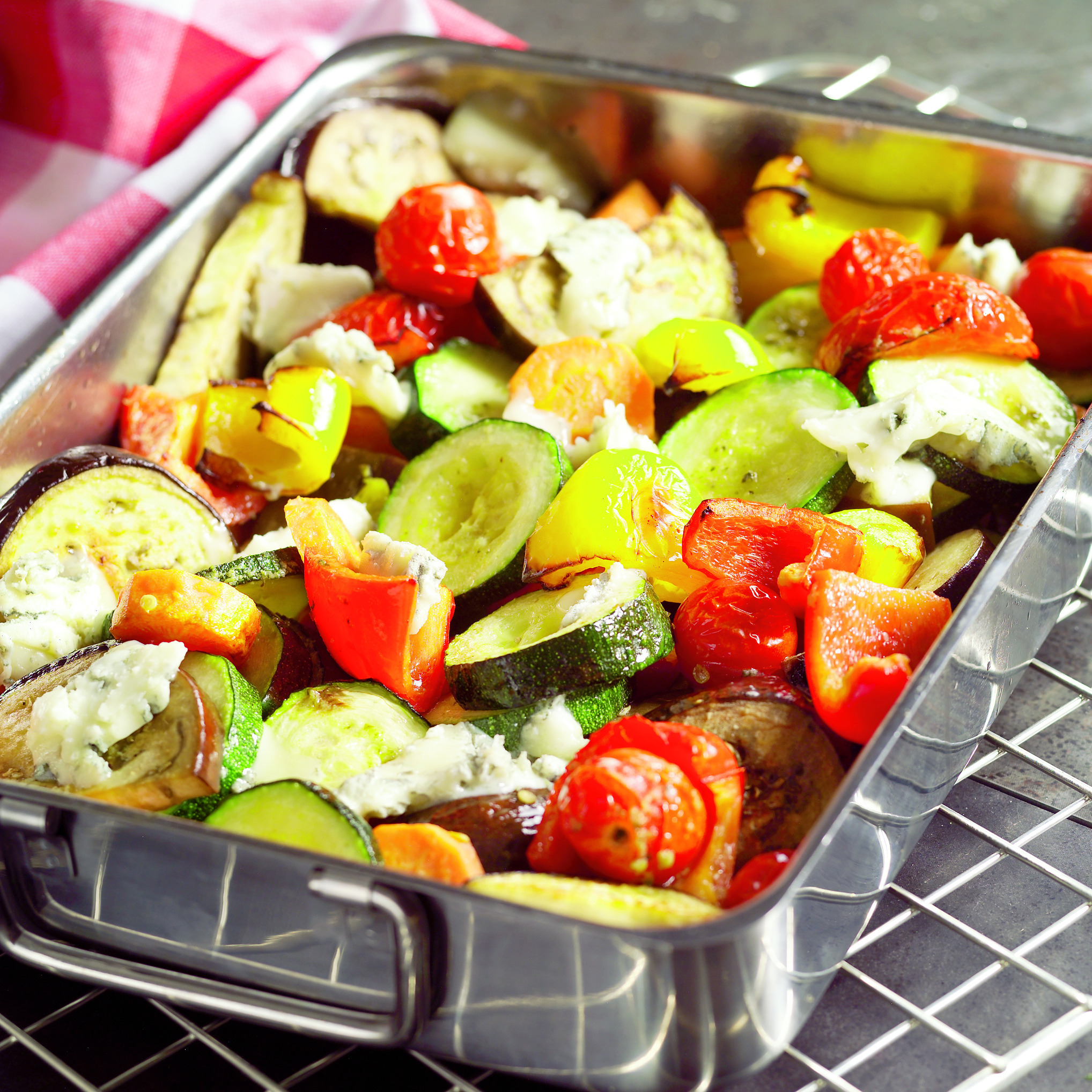 Salade van geroosterde groenten met kerstomaat