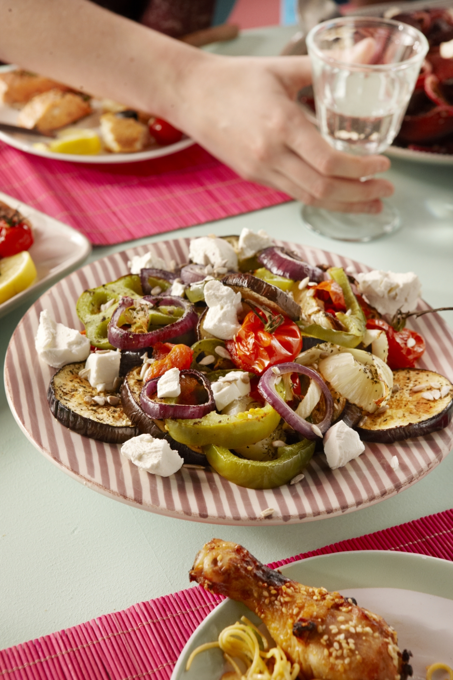 Salade van geroosterde groenten met geitenkaas