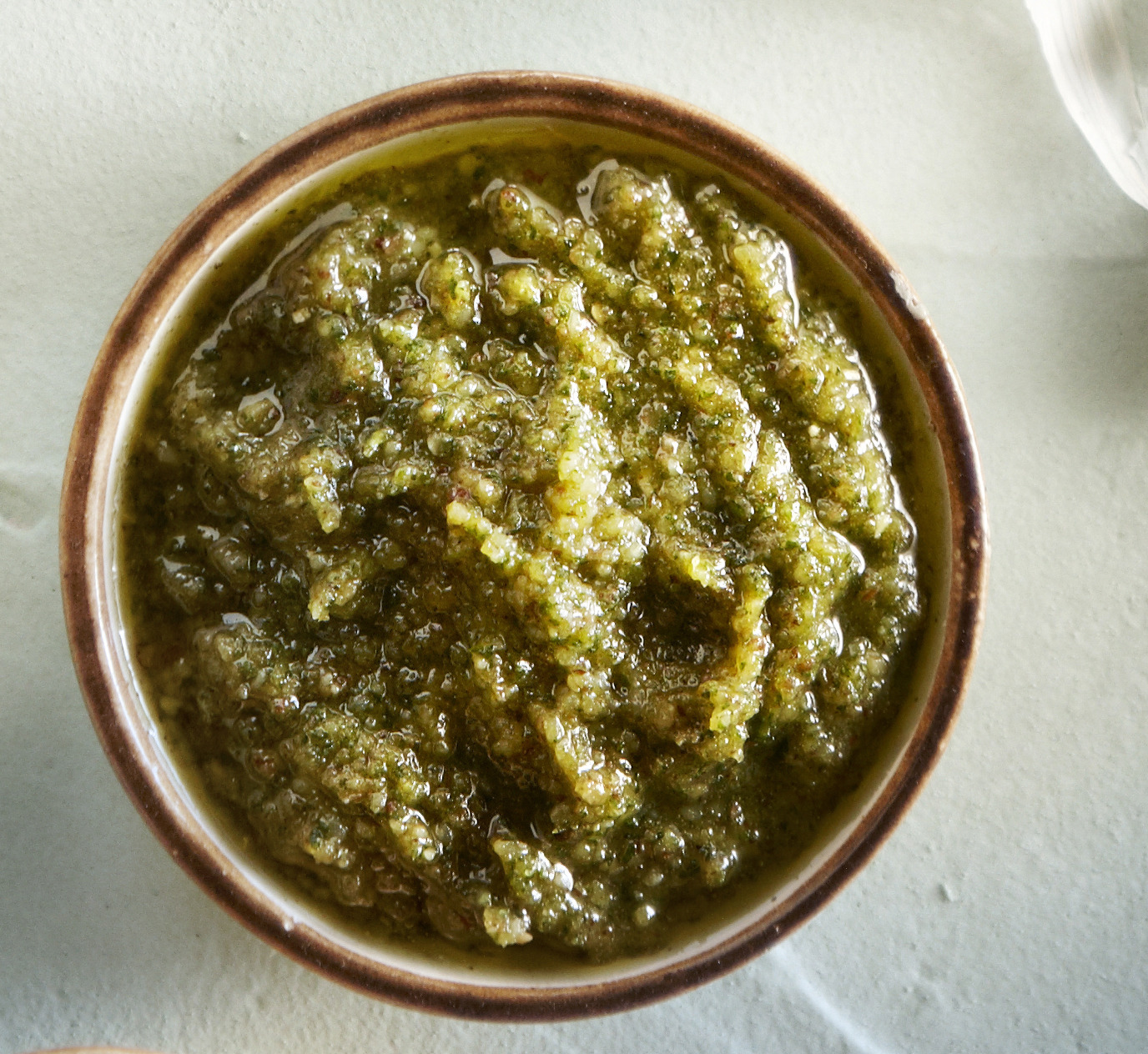 Rucolapesto met radijs en tomaat