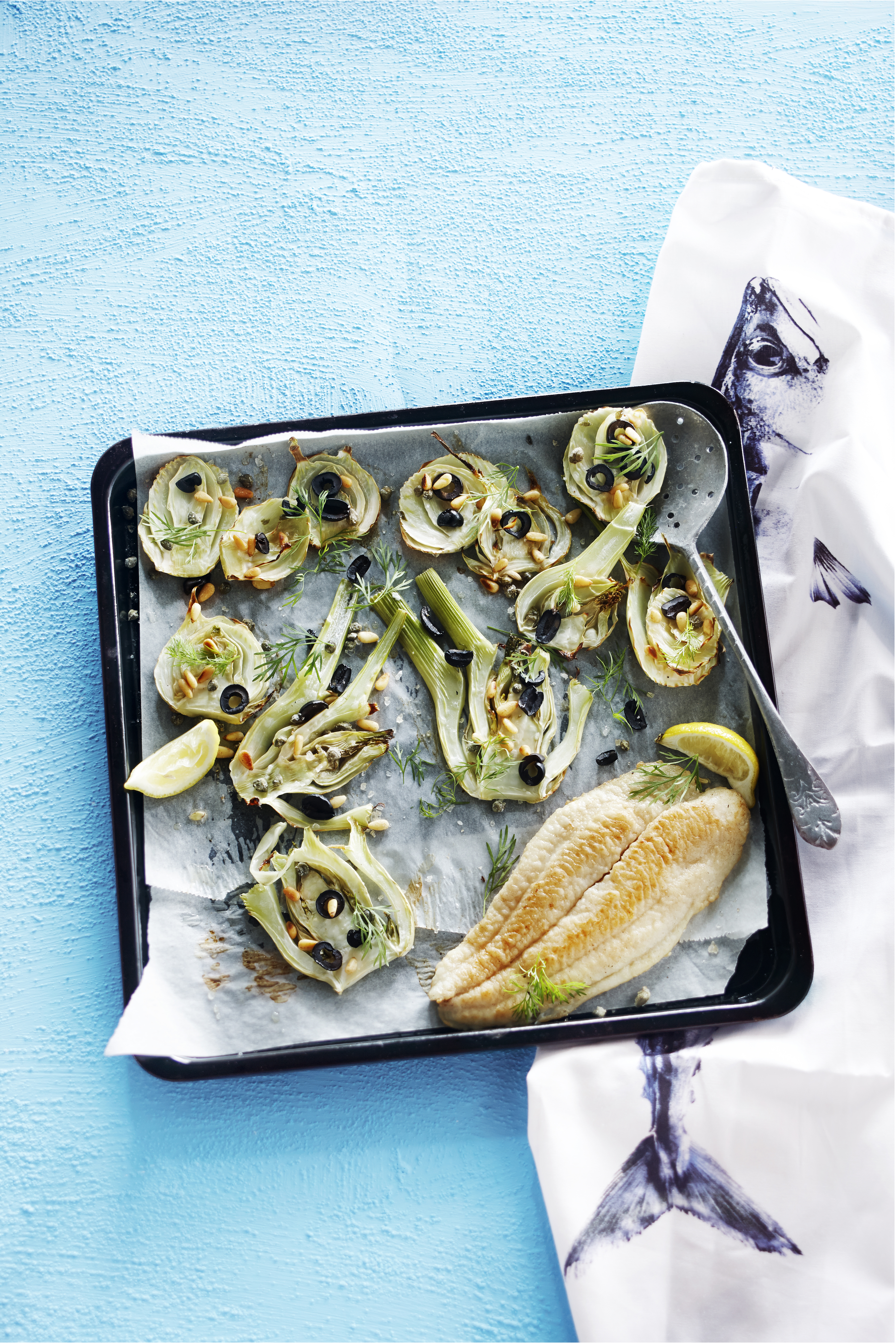 Ovengeroosterde venkel met kappertjes en olijven