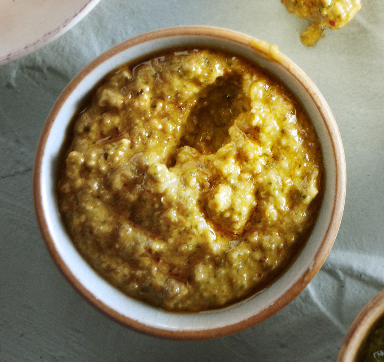 Notenpesto met ansjovis