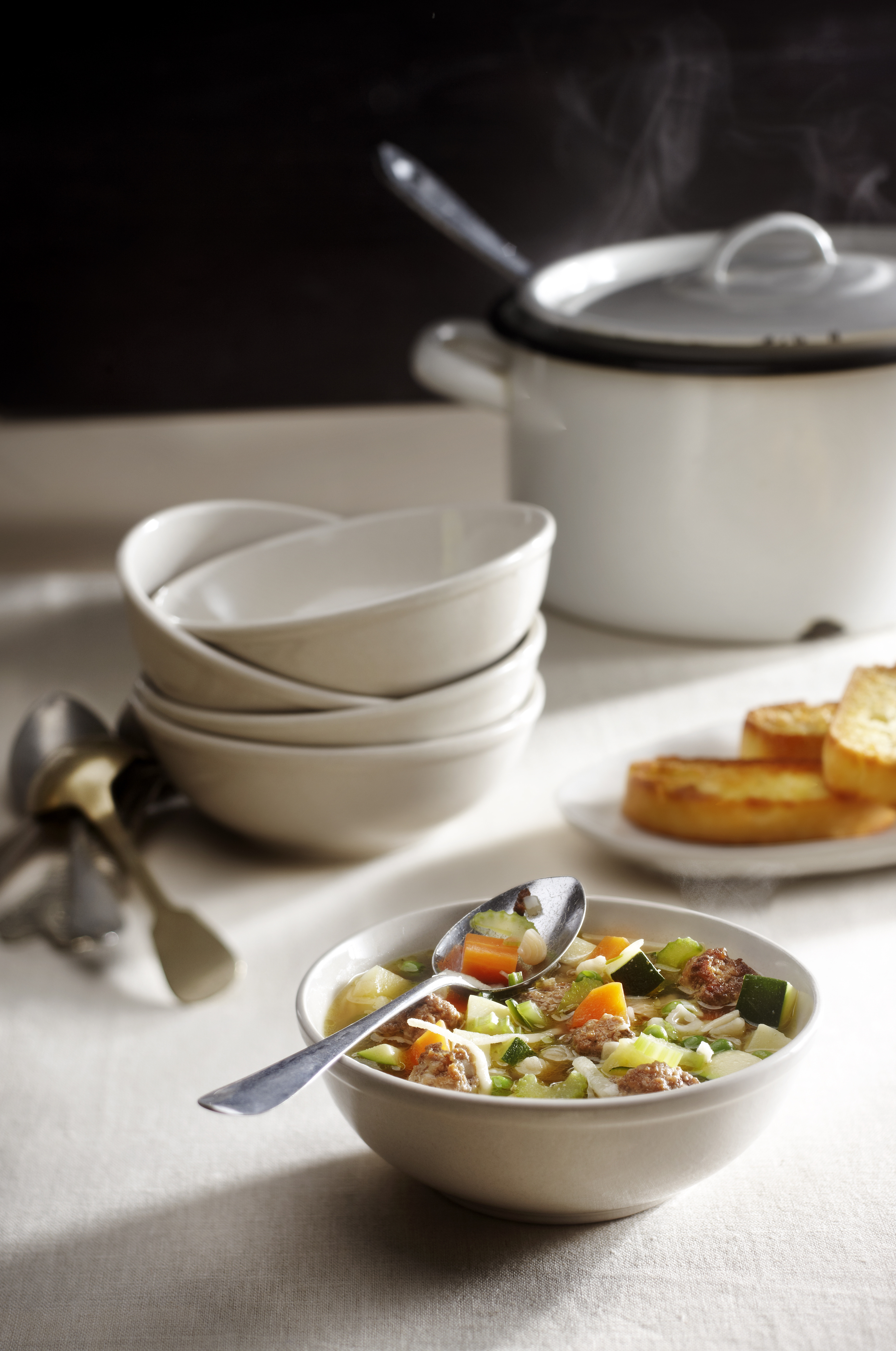 Minestrone met parmezaanballetjes