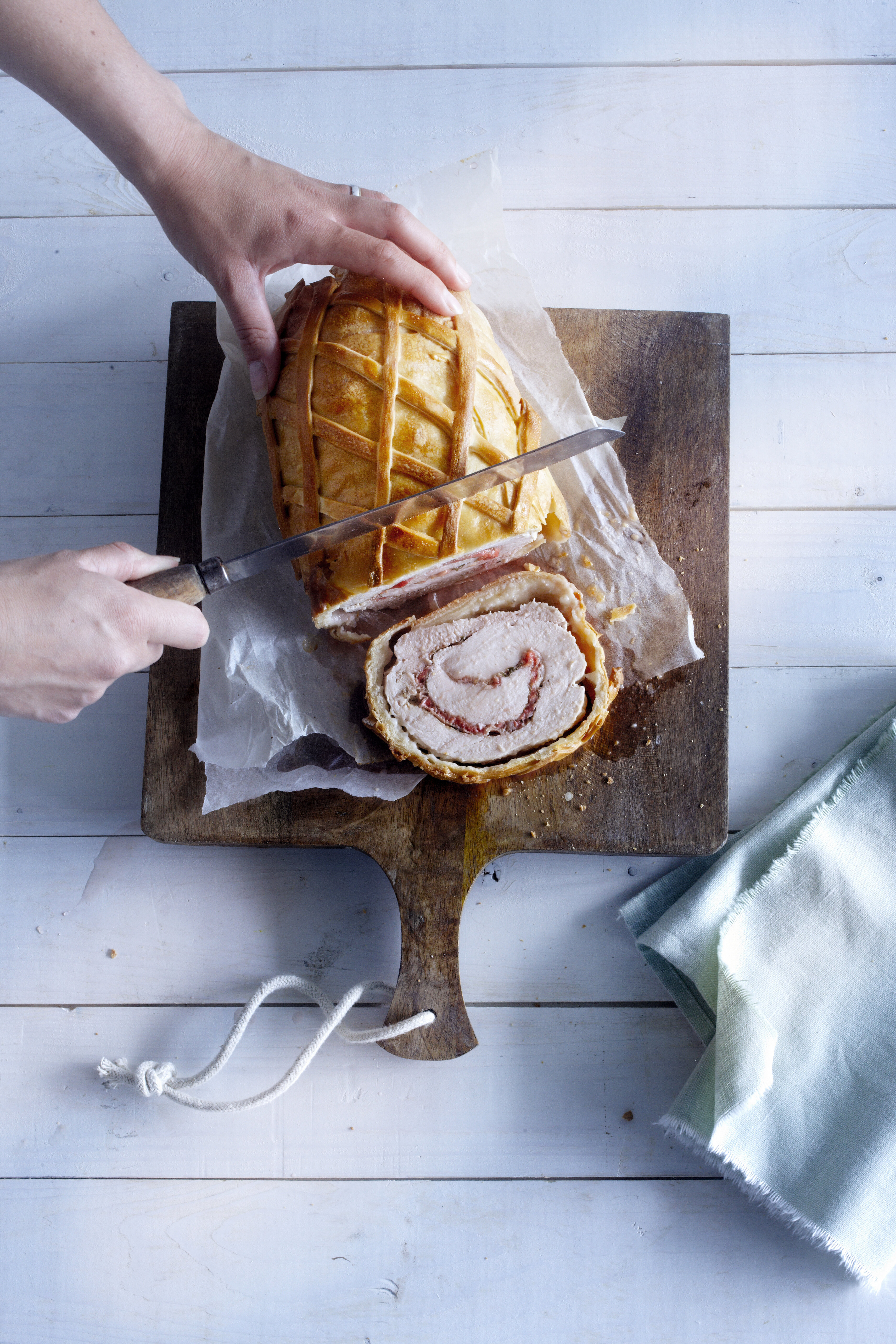 Kalkoenrollade in deeg met parmaham en frambozen