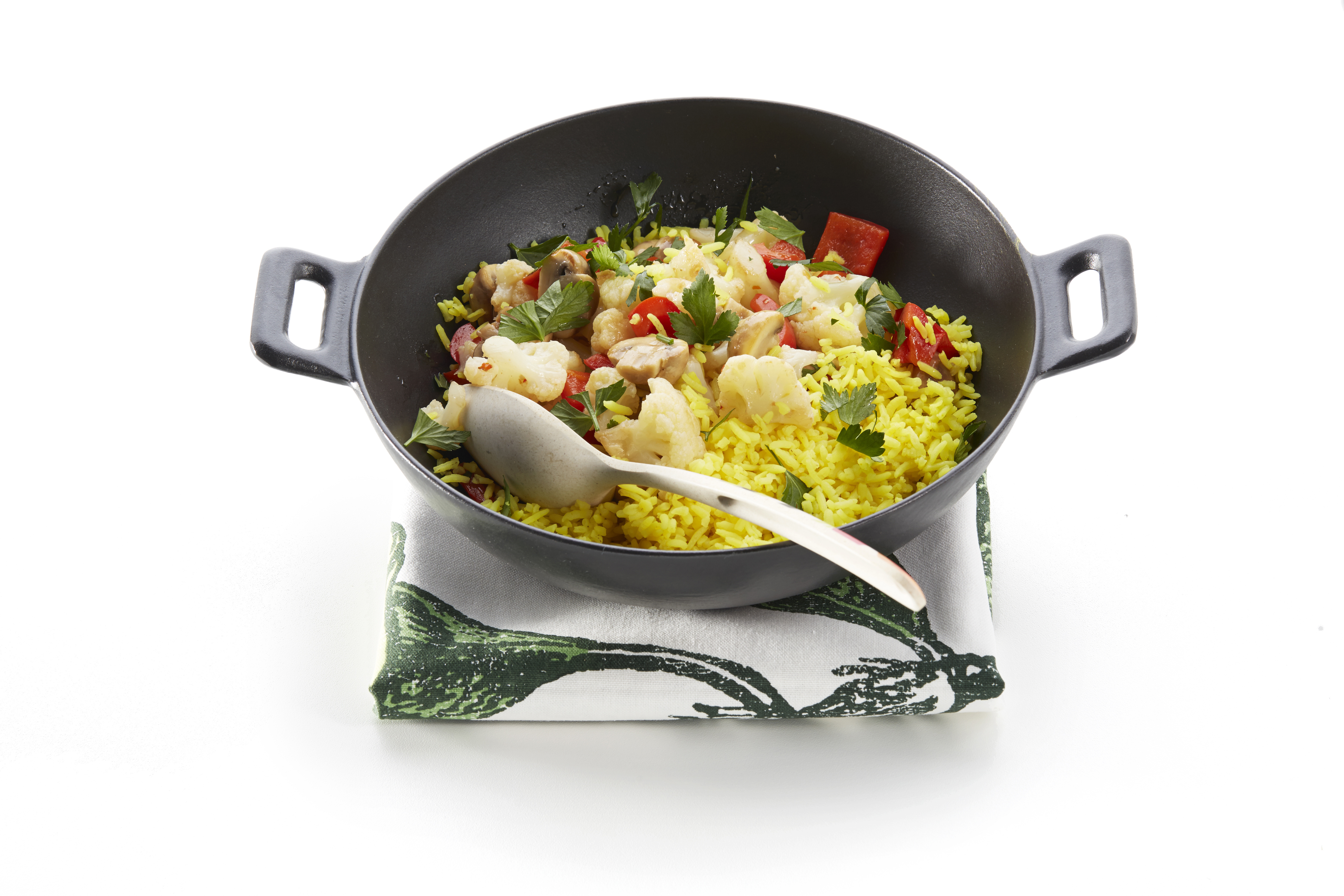 Groentenwok met gele rijst